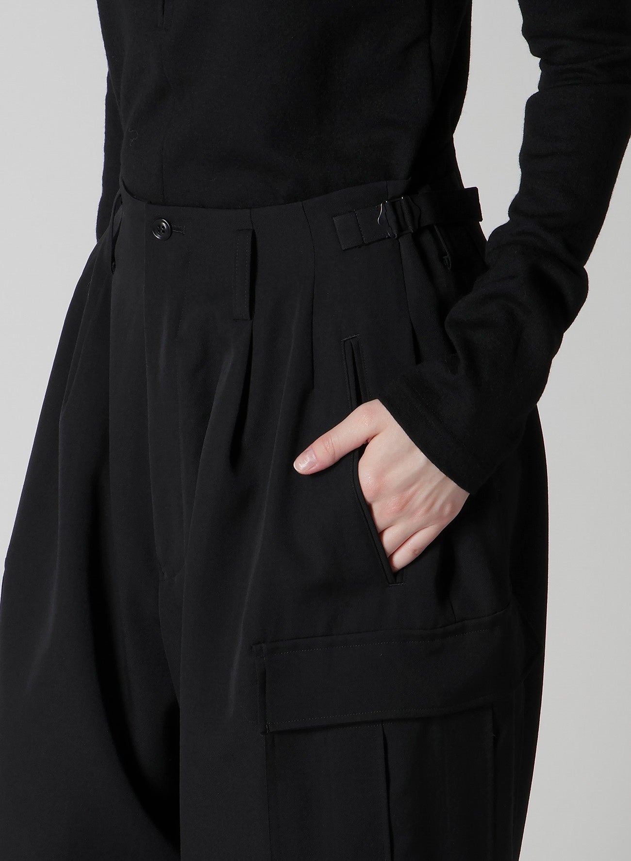 WOOL GABARDINE CARGO PANTS