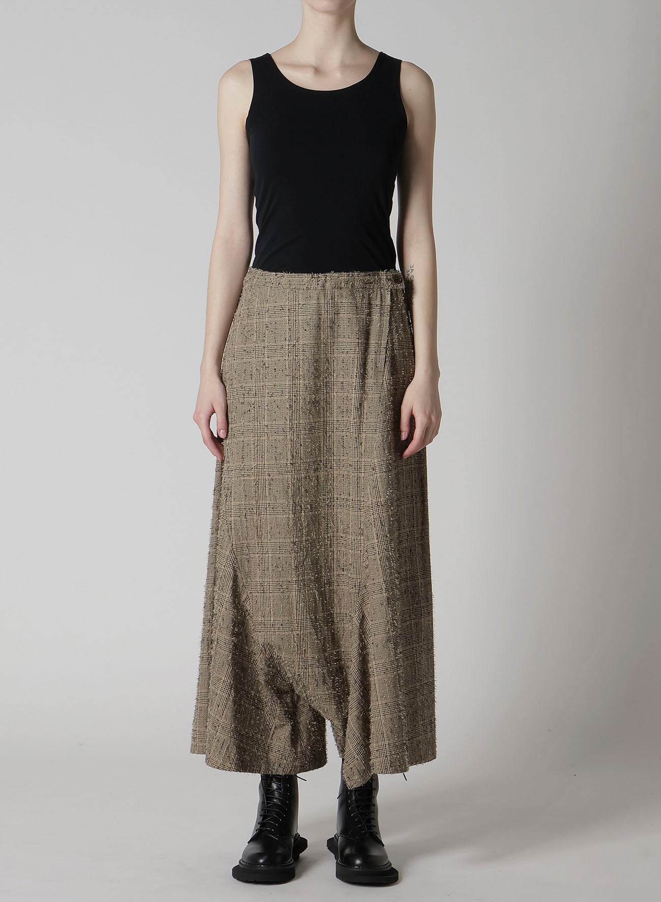 NEEDLE-PUNCHED ASYMMETRIC FLARE PANTS