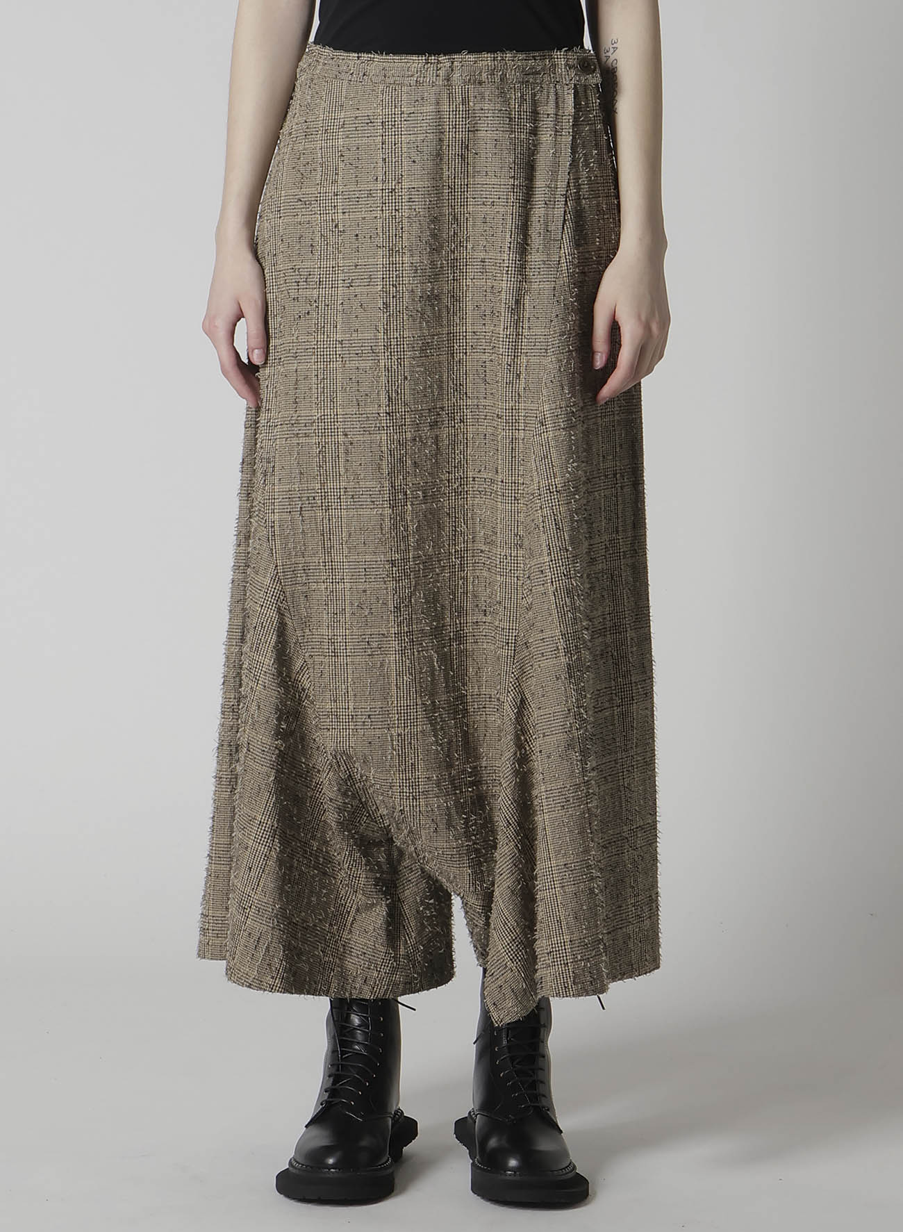 NEEDLE-PUNCHED ASYMMETRIC FLARE PANTS