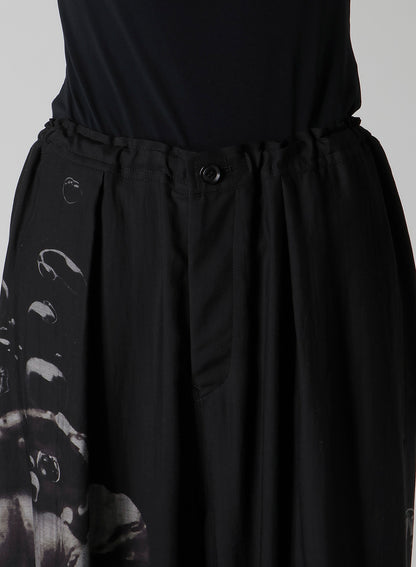 ANGEL-PRINT DUNGAREE TWILL FRONT PLATED WIDE PANTS