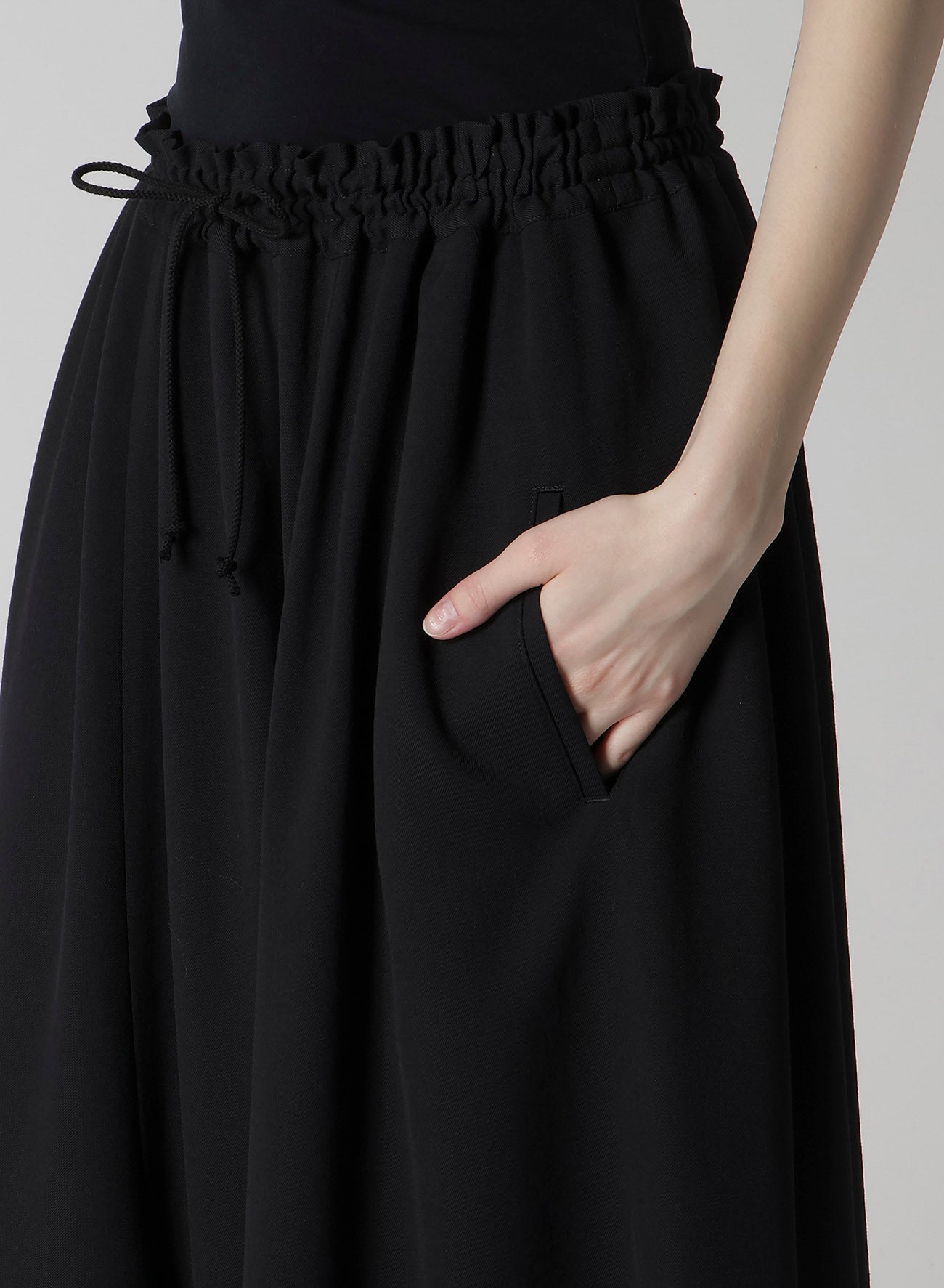WOOL SERGE GATHER PANTS