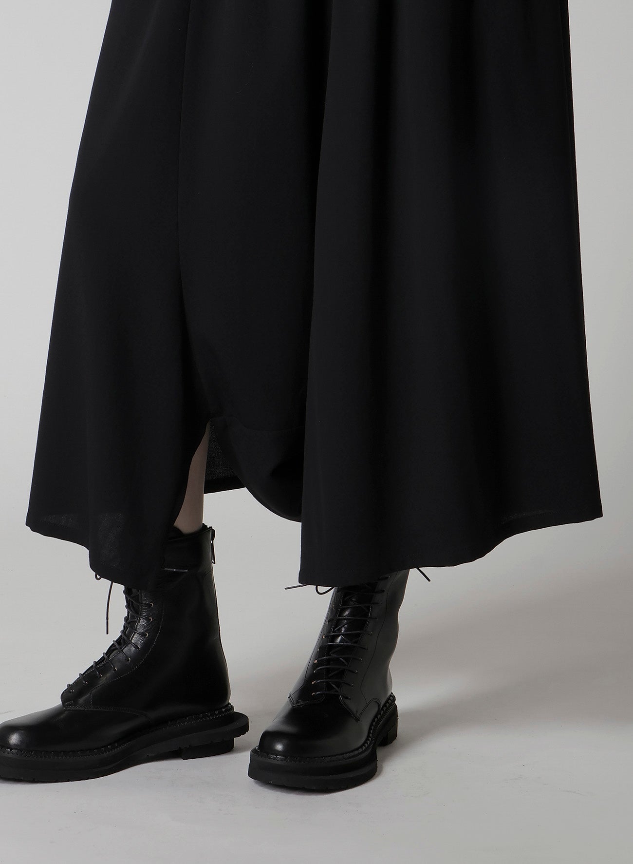 WOOL SERGE GATHER PANTS