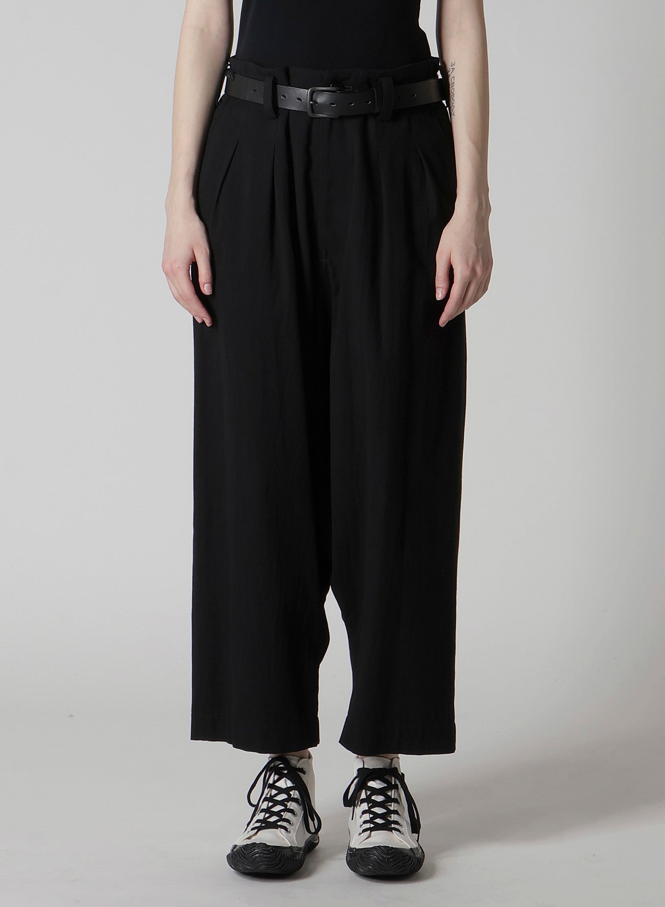 C/RY GABARDINE 2-TUCK SAROUEL PANTS