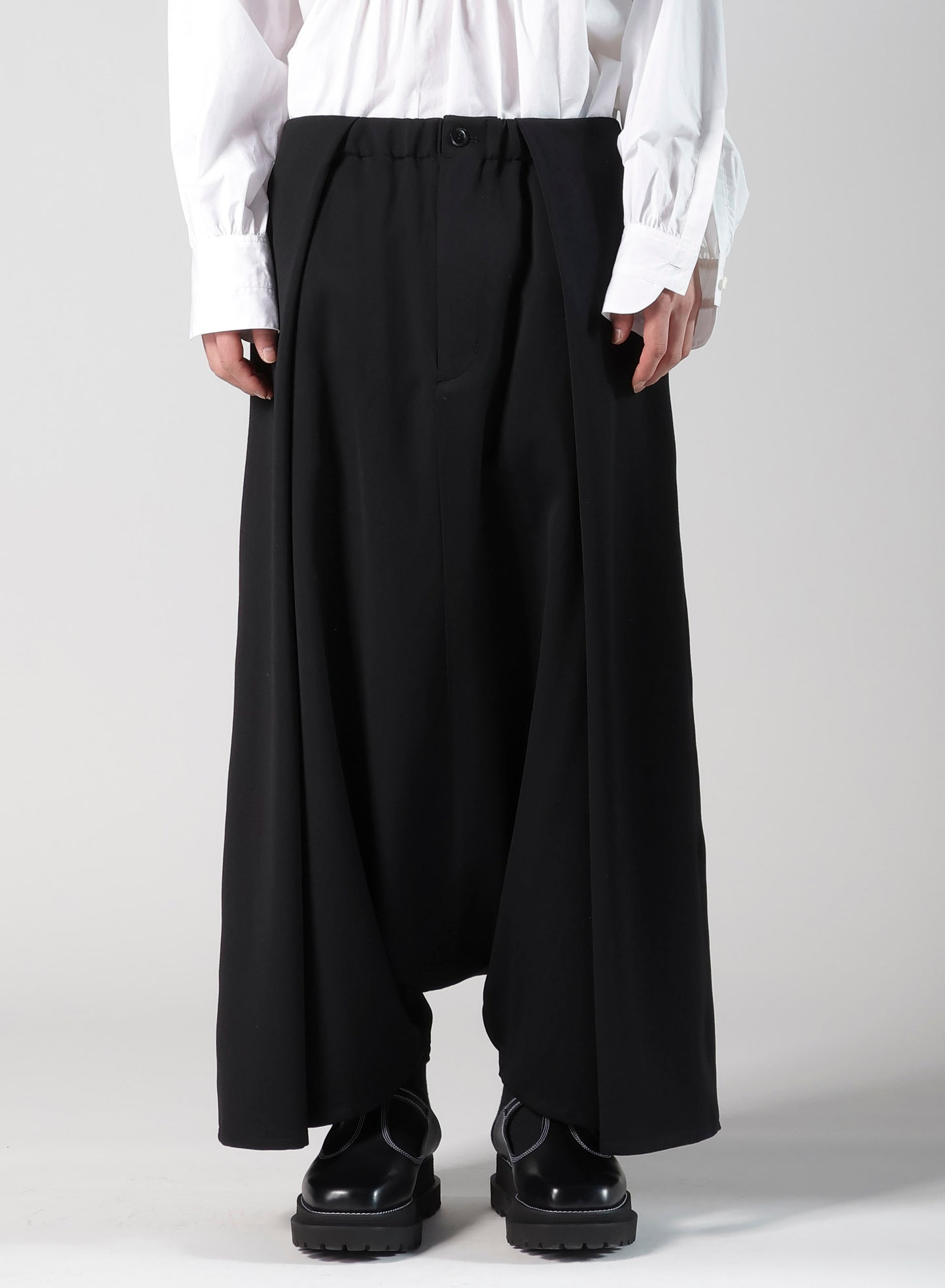 WOOL GABARDINE SAROUEL TUCKED PANTS
