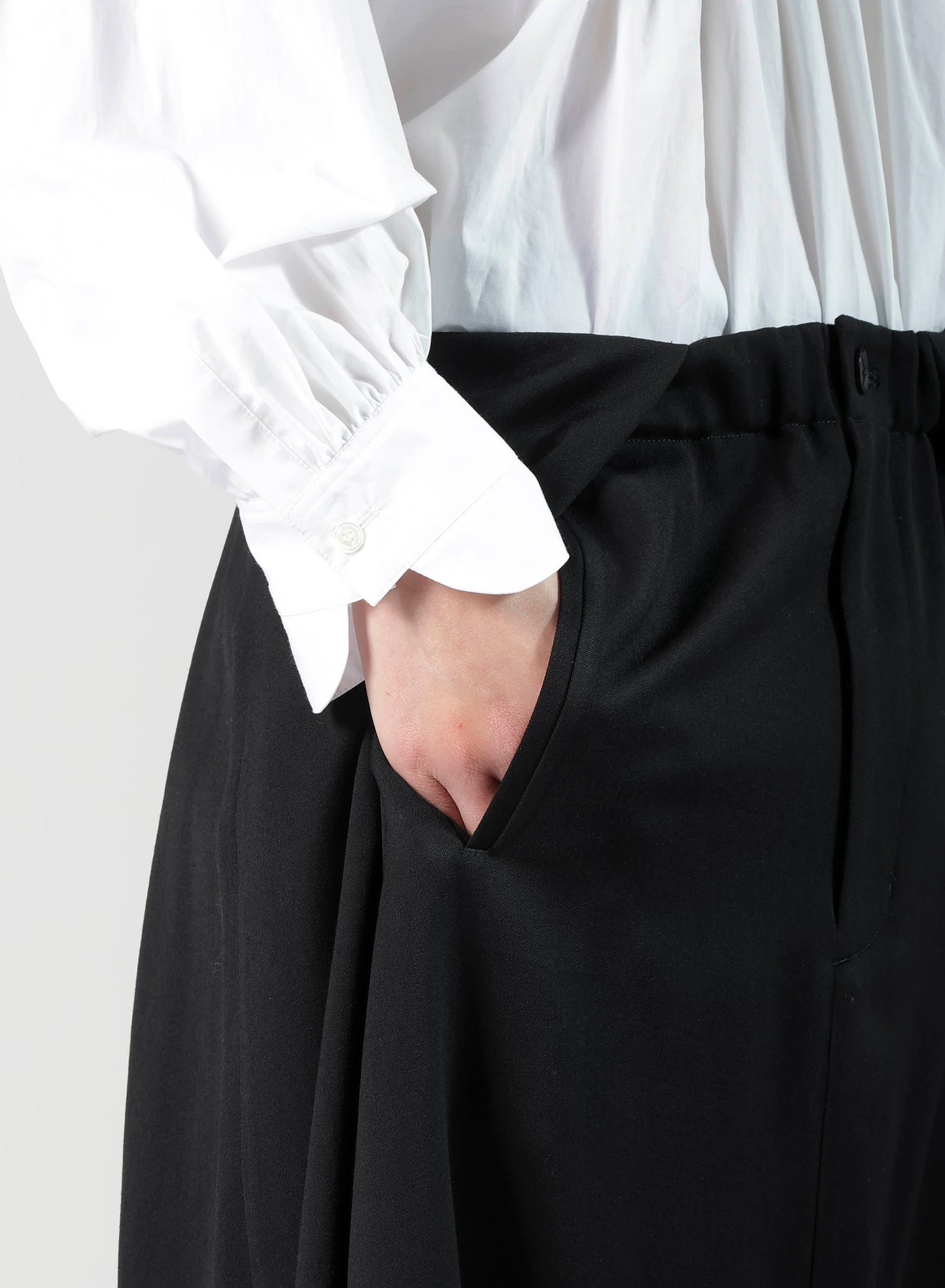 WOOL GABARDINE SAROUEL TUCKED PANTS