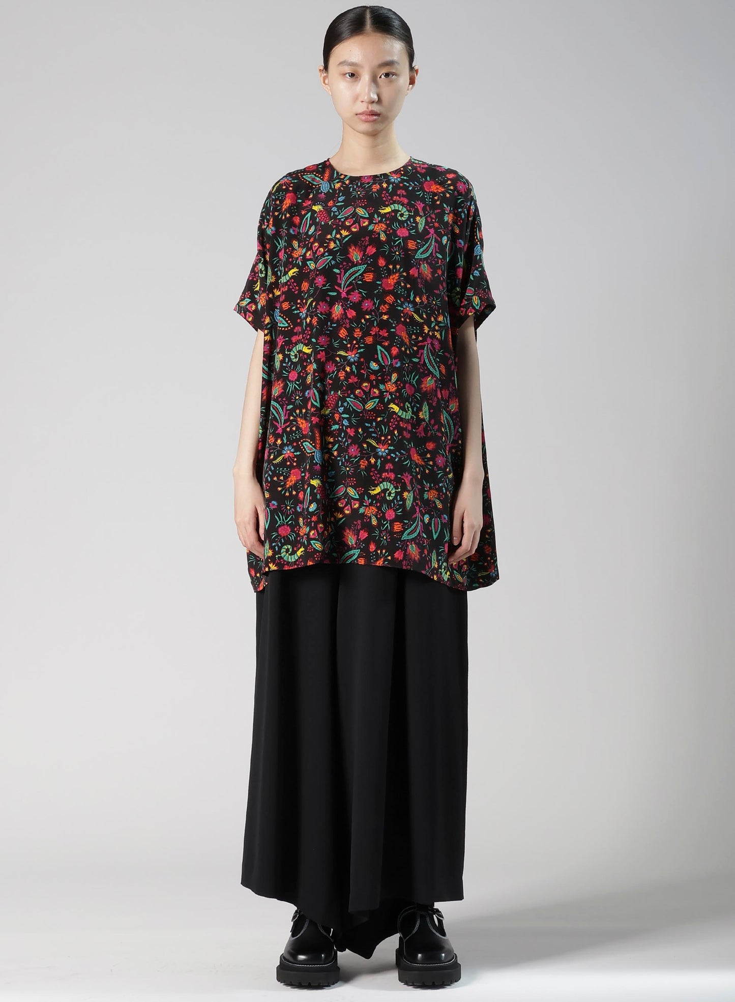 WOOL GABARDINE WIDE PANTS