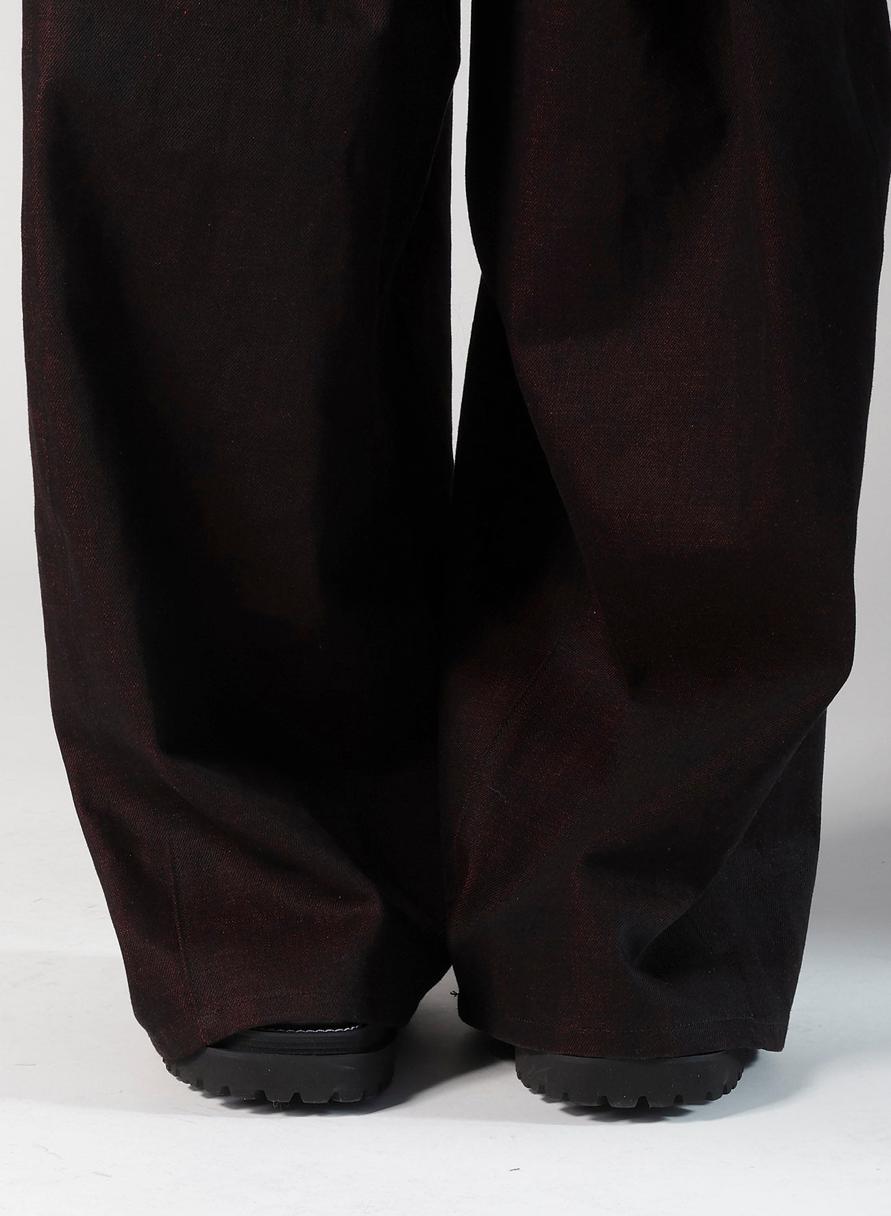 RED BACK SIDE DENIM SIDE TUCKED PANTS