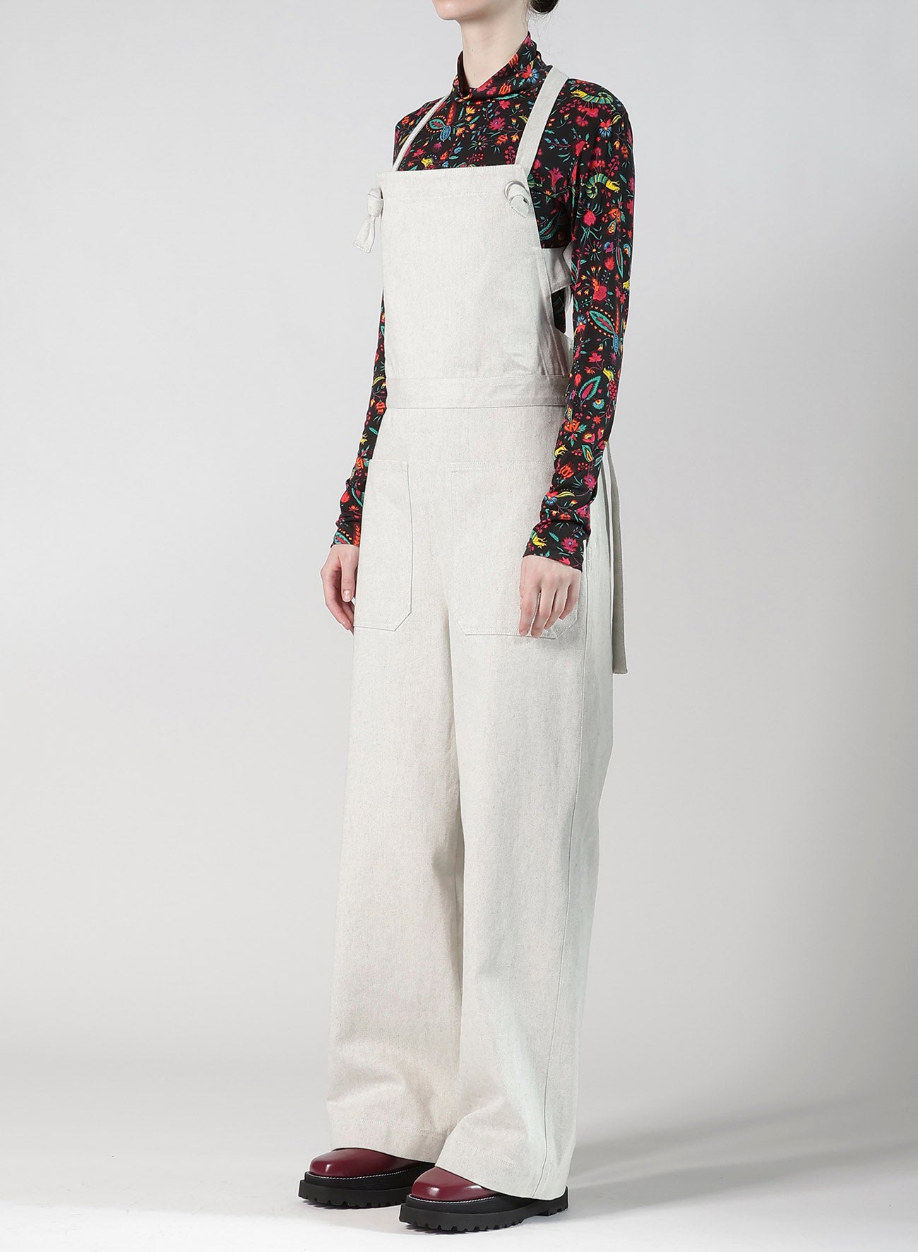 UNEVEN YARN DENIM APRON PANTS
