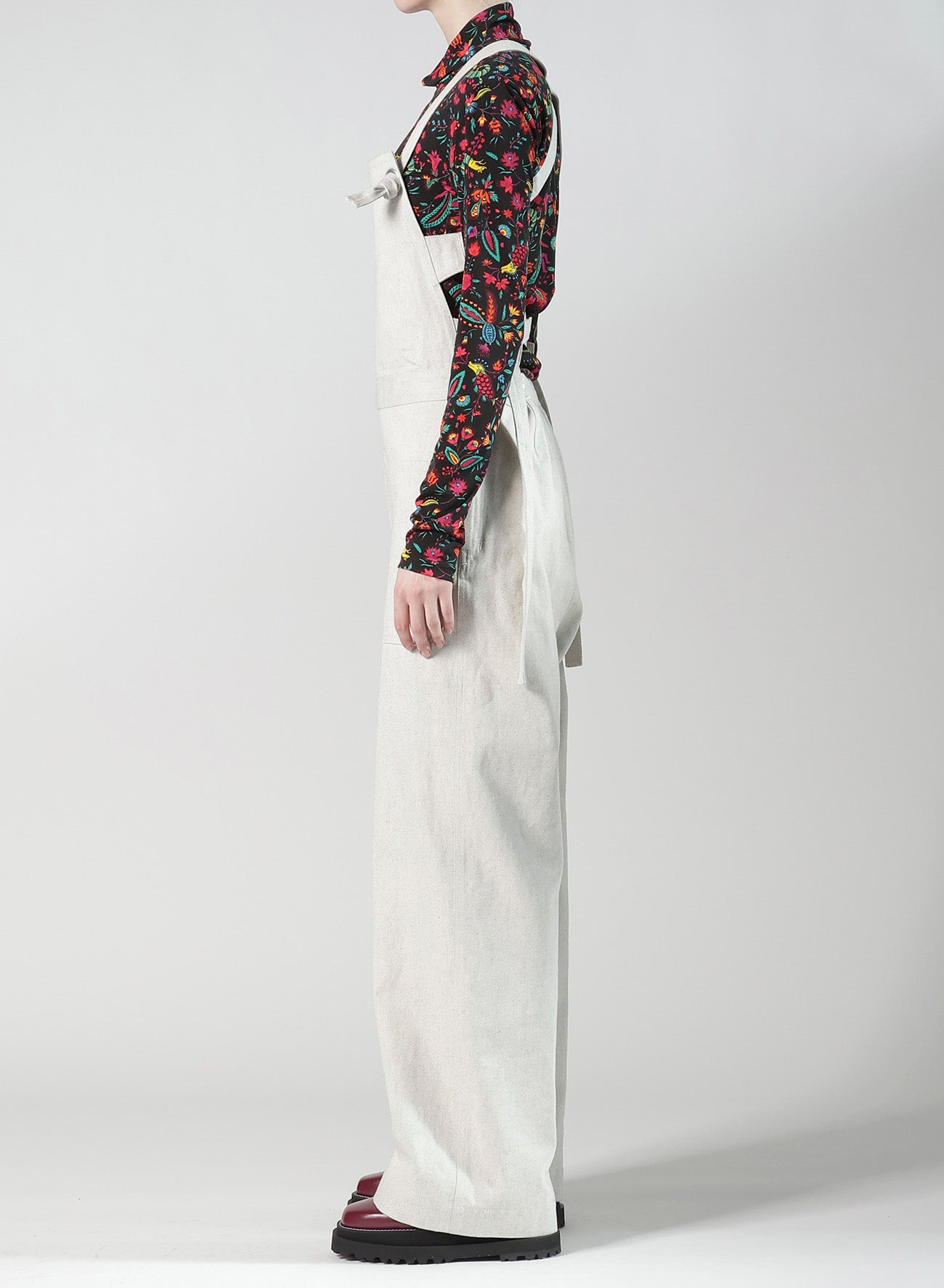 UNEVEN YARN DENIM APRON PANTS