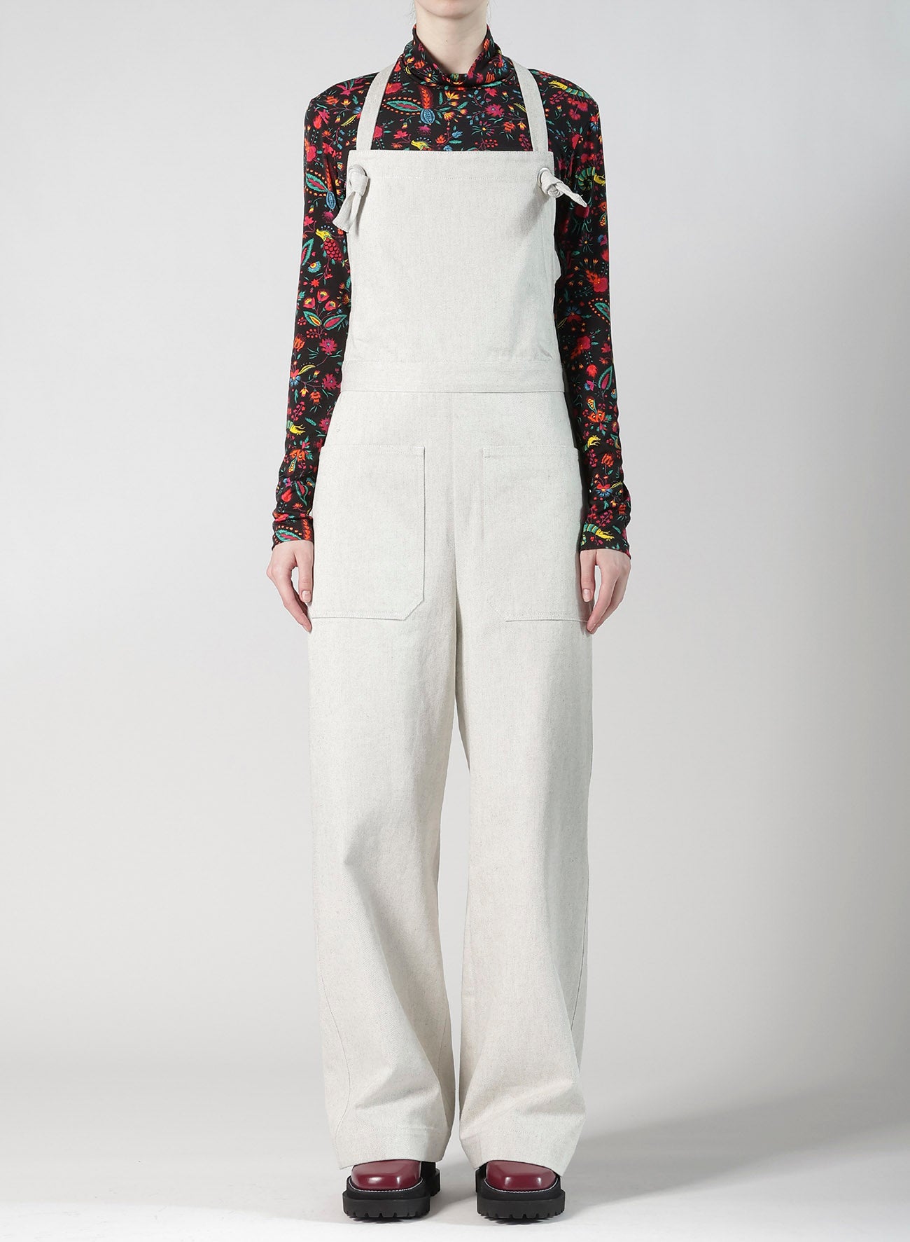 UNEVEN YARN DENIM APRON PANTS