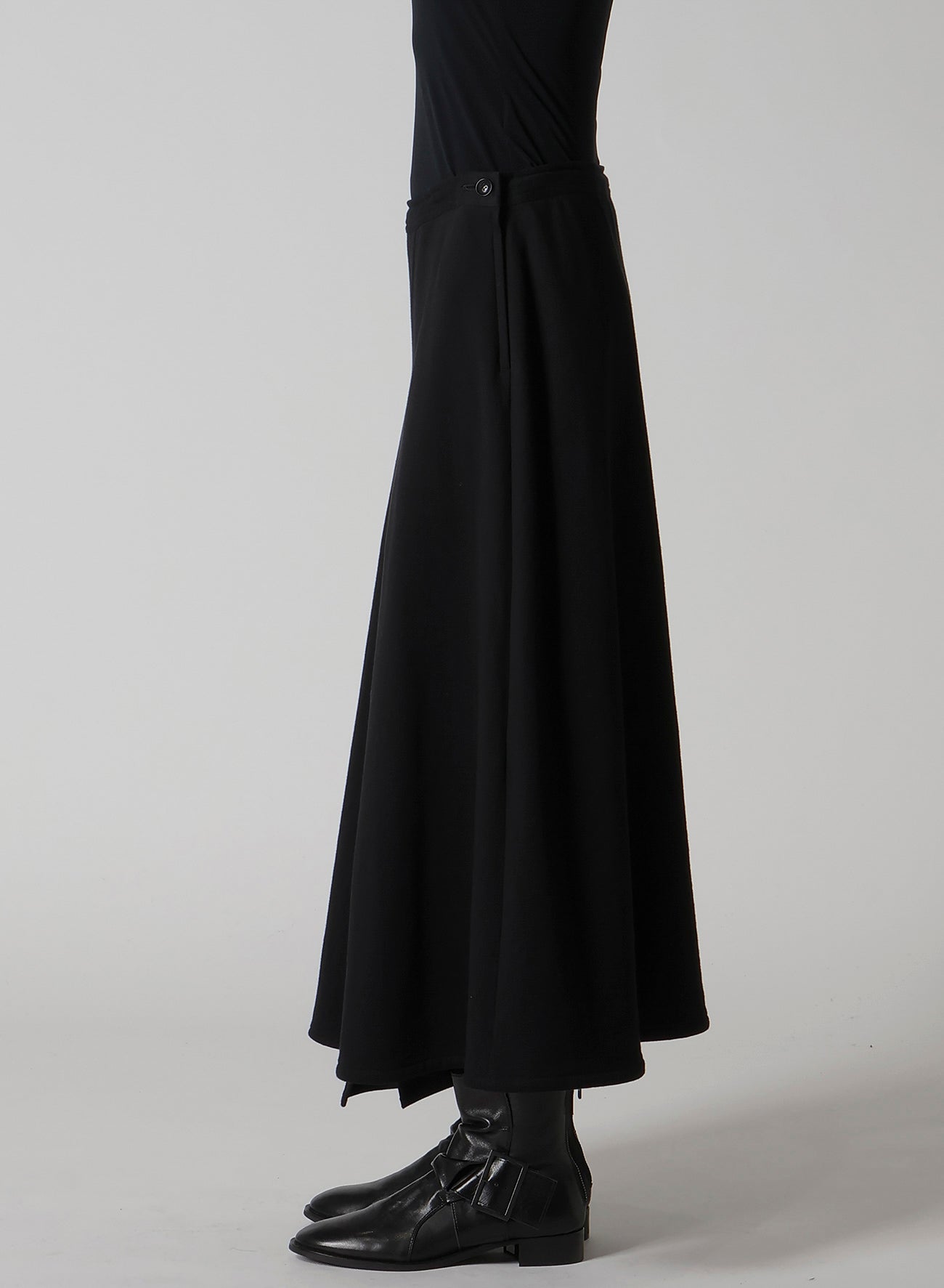 ASYMMETRIC COMBED FLEECE SKIRT