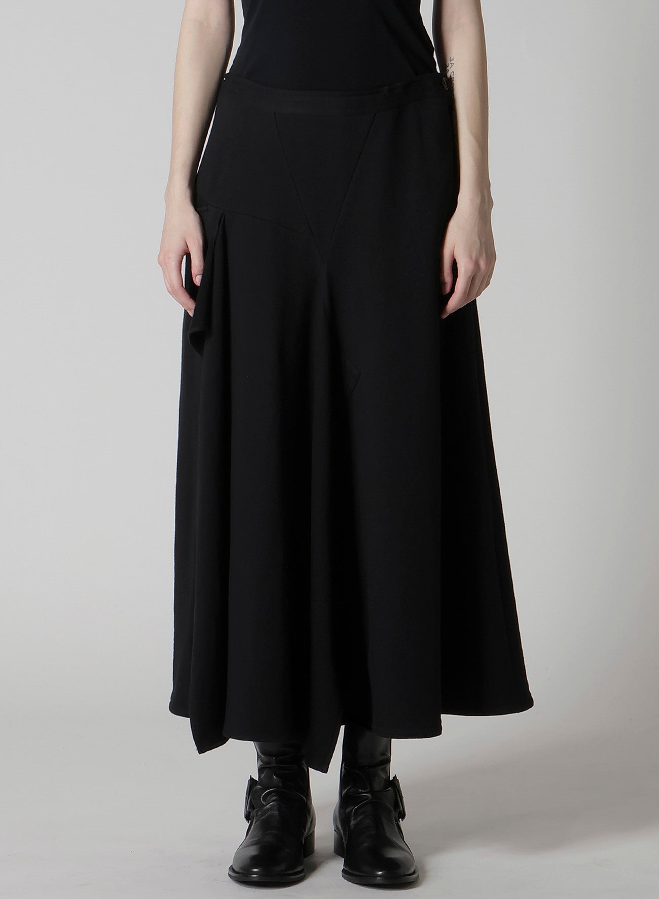 ASYMMETRIC COMBED FLEECE SKIRT
