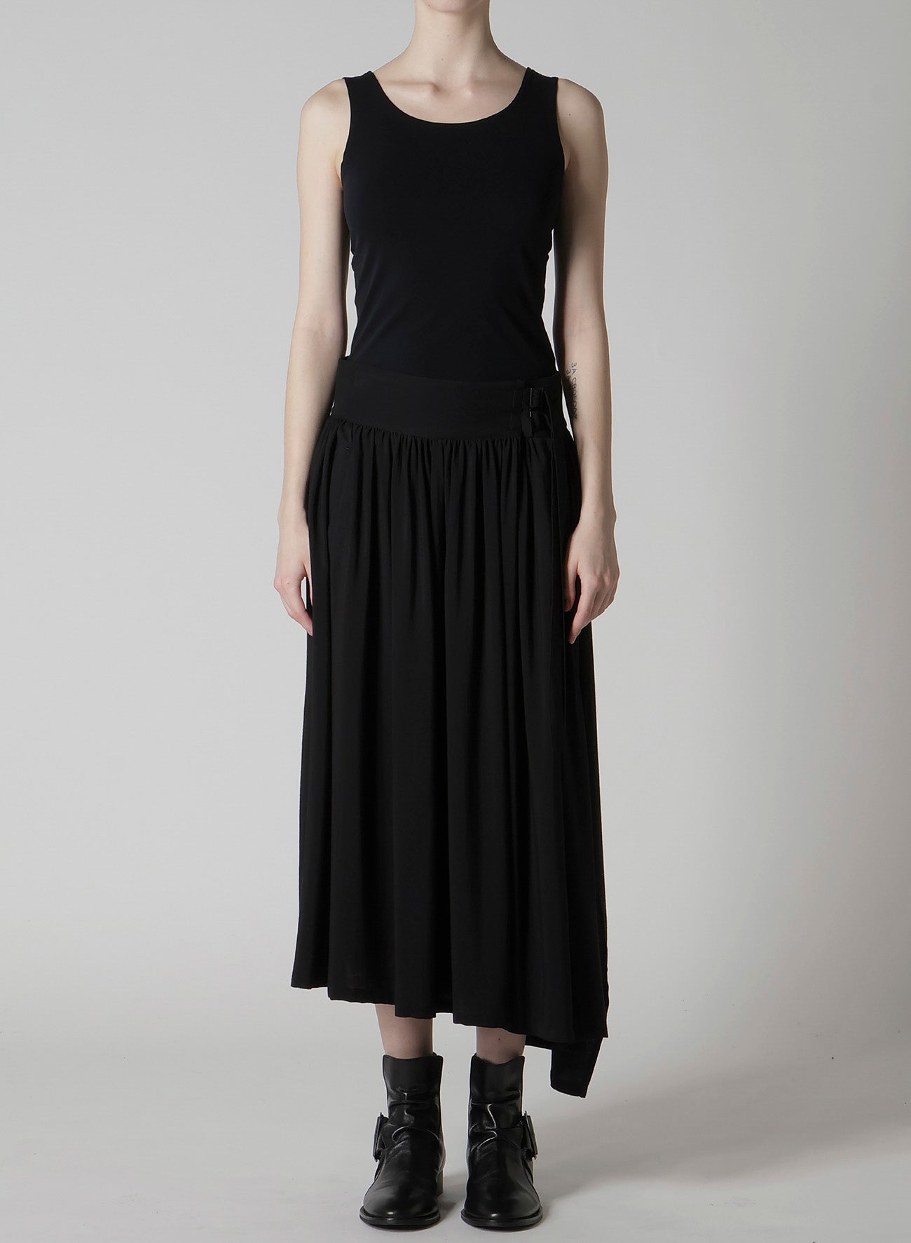 HARD-TWIST SERGE ASYMMTRIC GATHER SKIRT