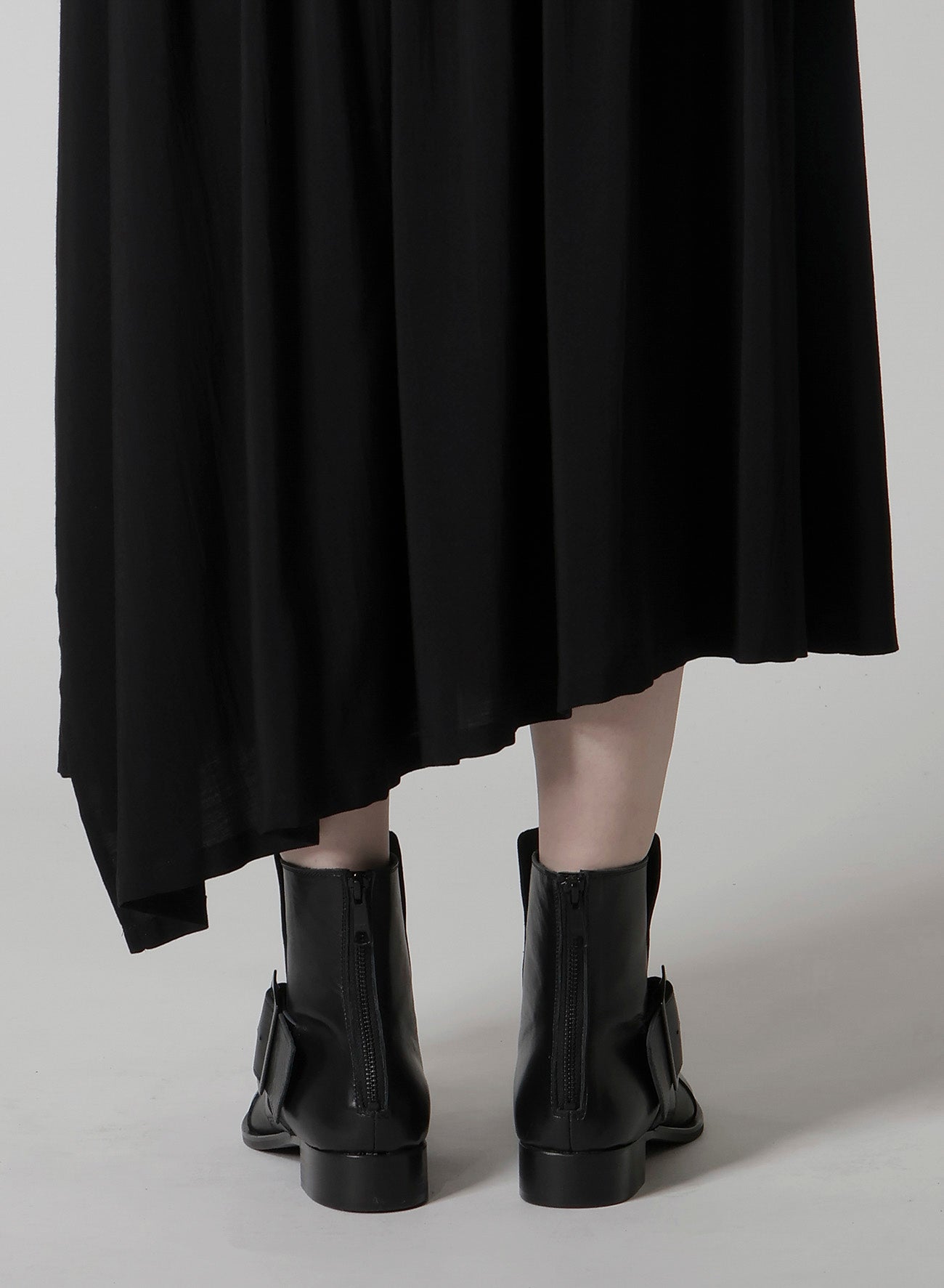 HARD-TWIST SERGE ASYMMTRIC GATHER SKIRT