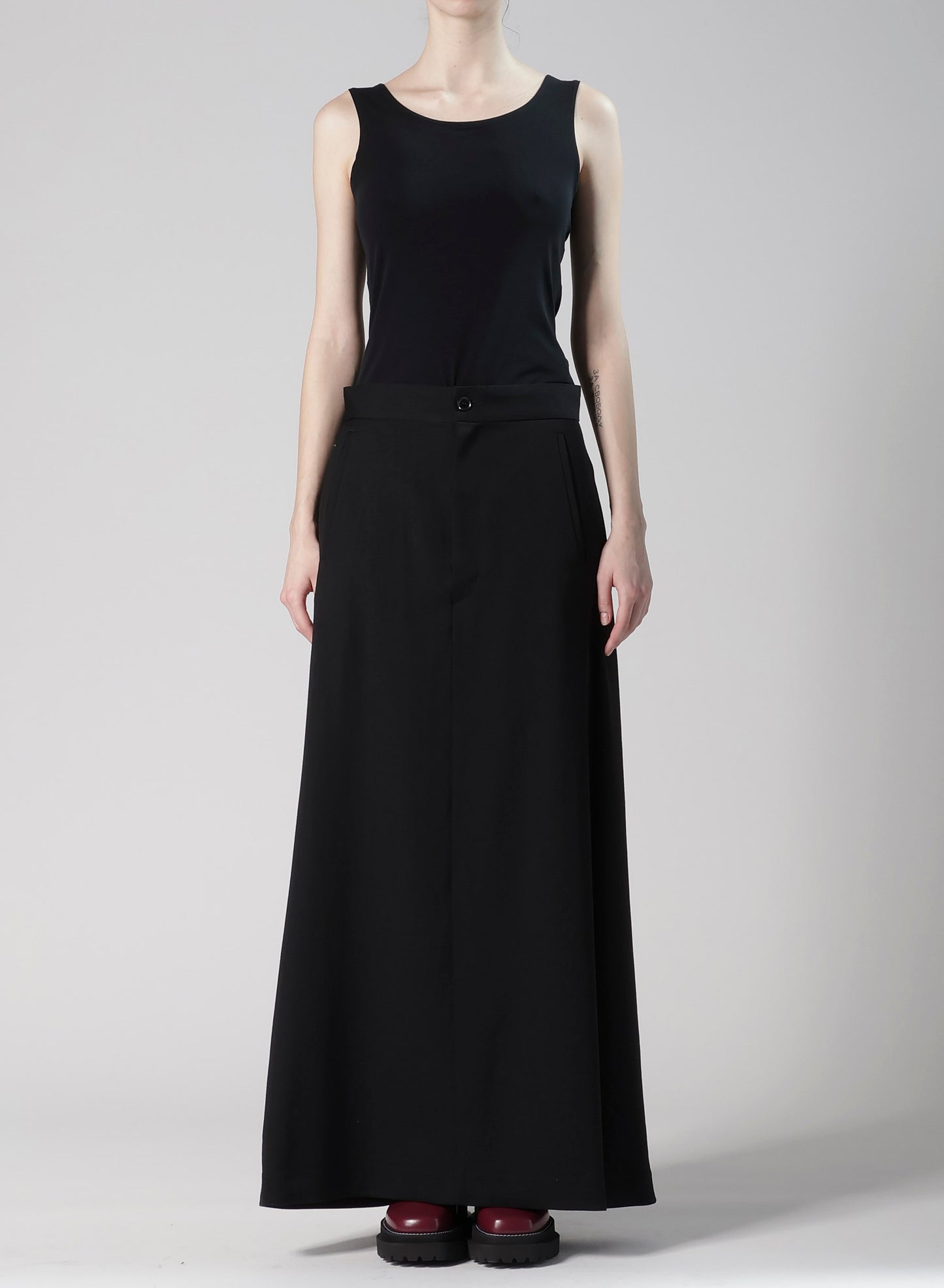 WOOL GABARDINE LINE SKIRT