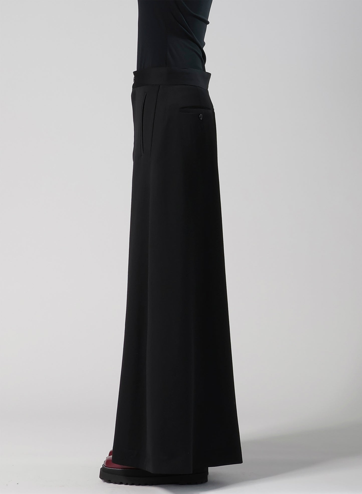 WOOL GABARDINE LINE SKIRT