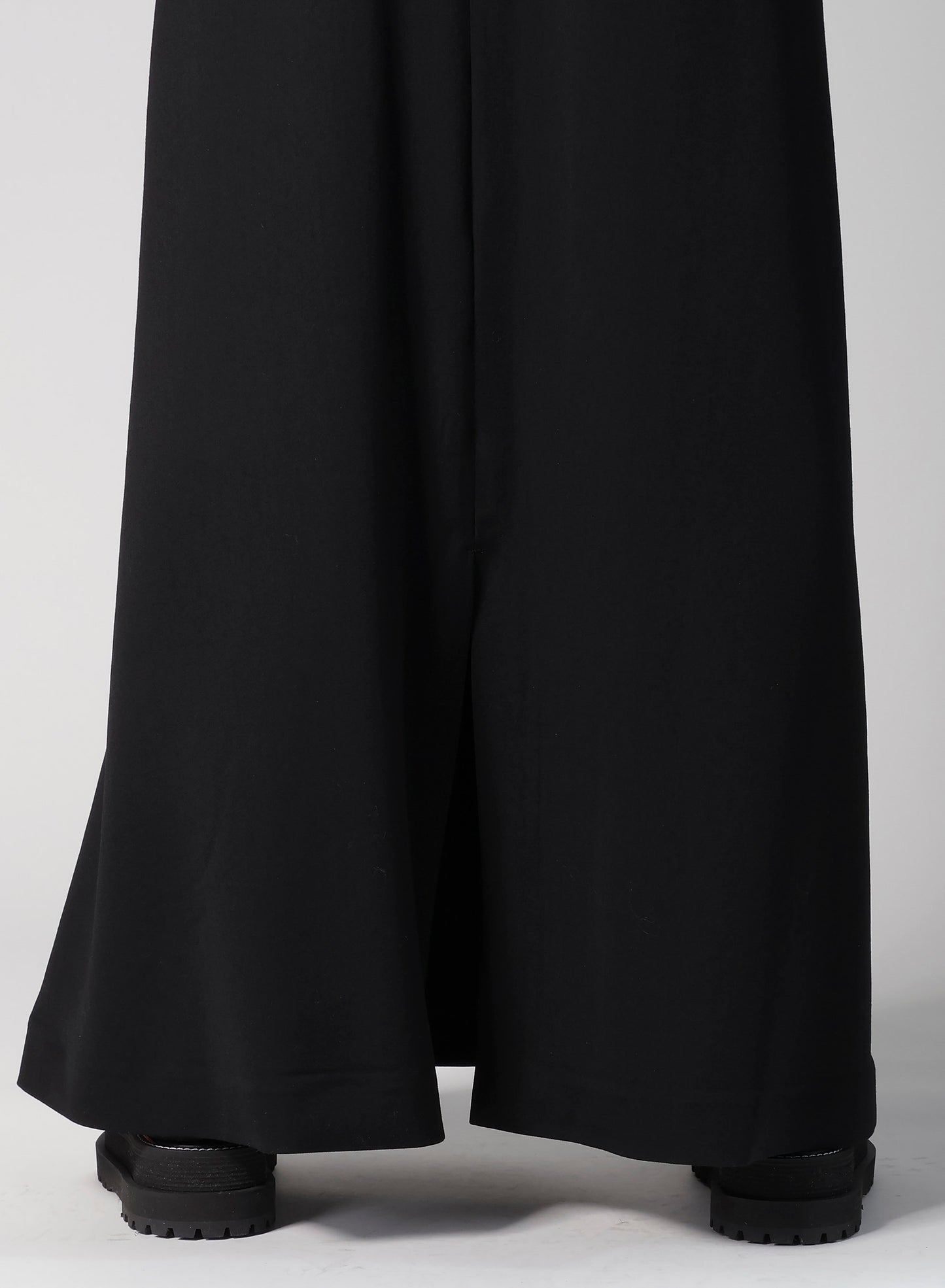 WOOL GABARDINE LINE SKIRT