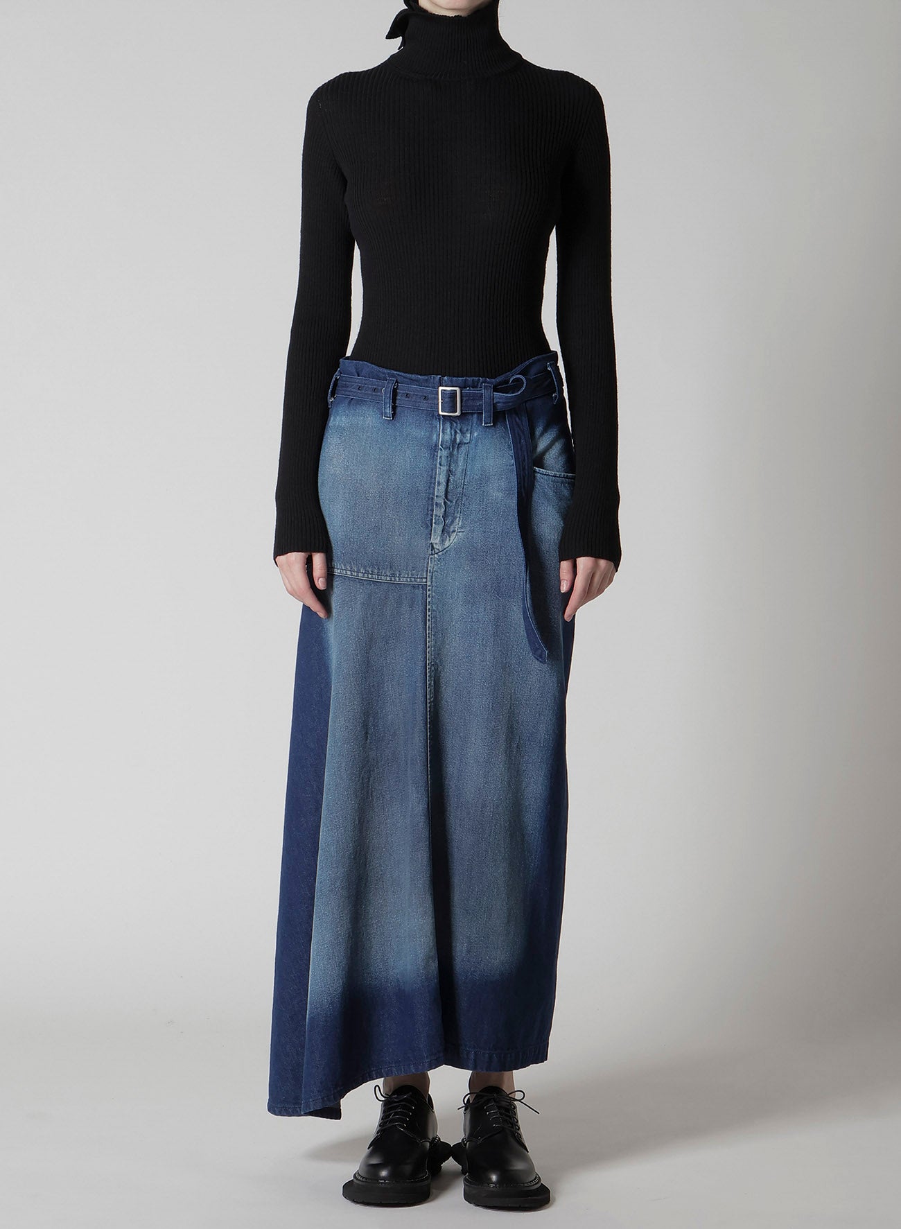 SPOTTED DENIM RIGHT SIDE FLARE SKIRT