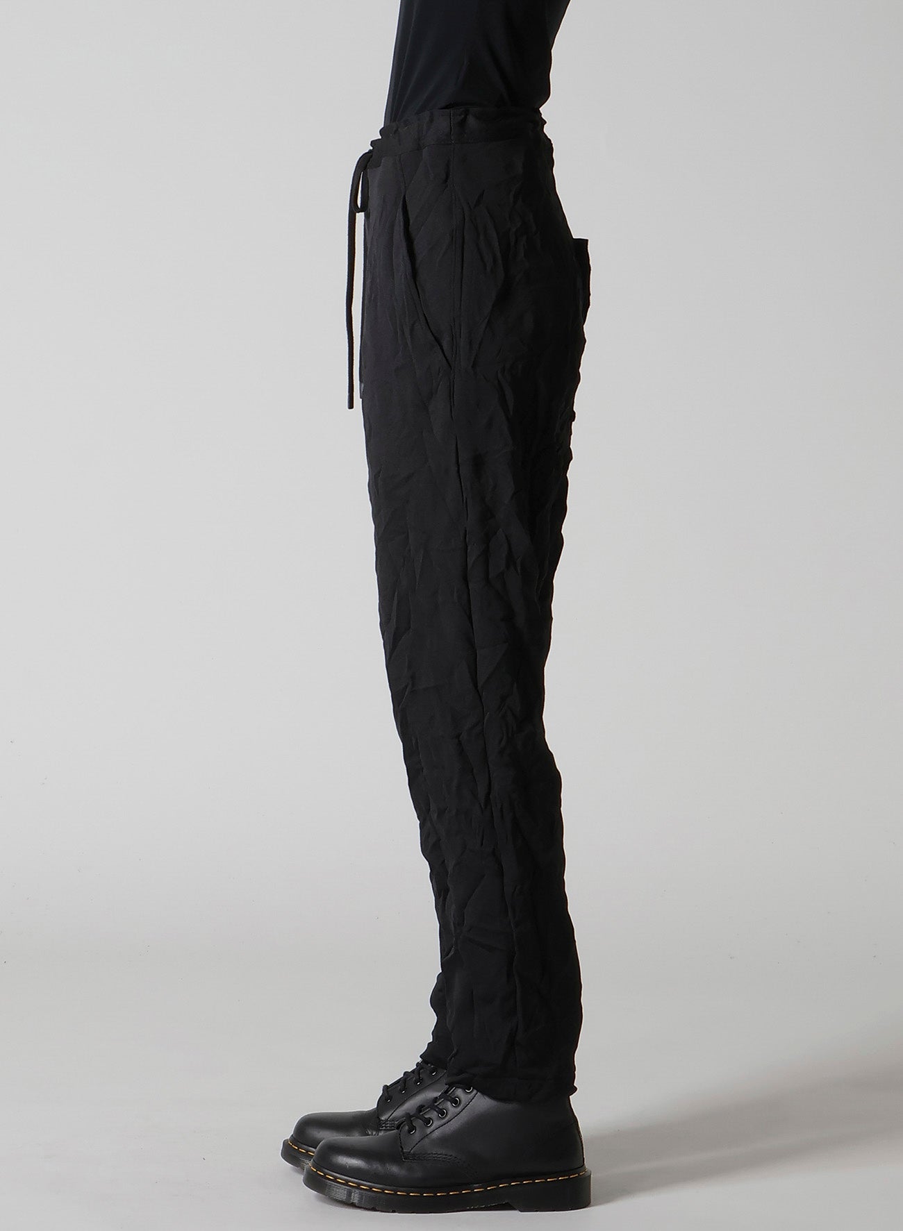 WRINKLE-EFFECT TAPERED PANTS