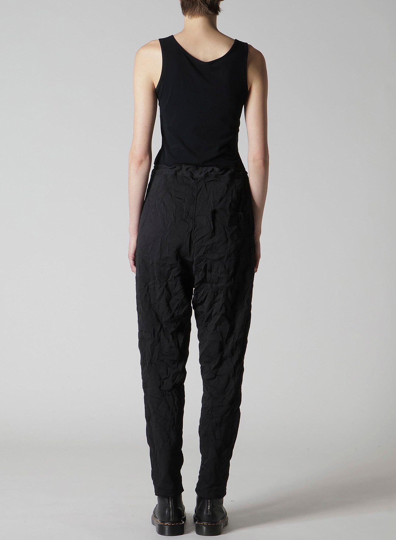 WRINKLE-EFFECT TAPERED PANTS