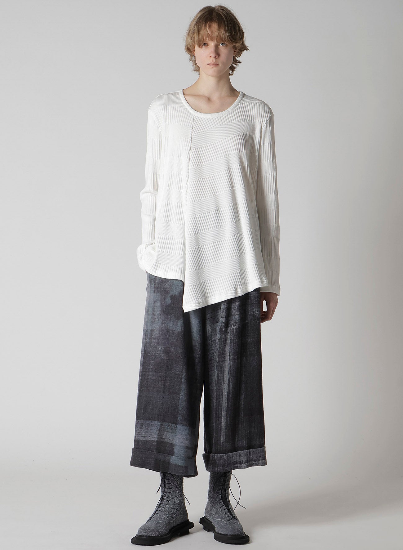 RANDOM RIB STRIPE ROUND NECK FLARE LONG SLEEVE T