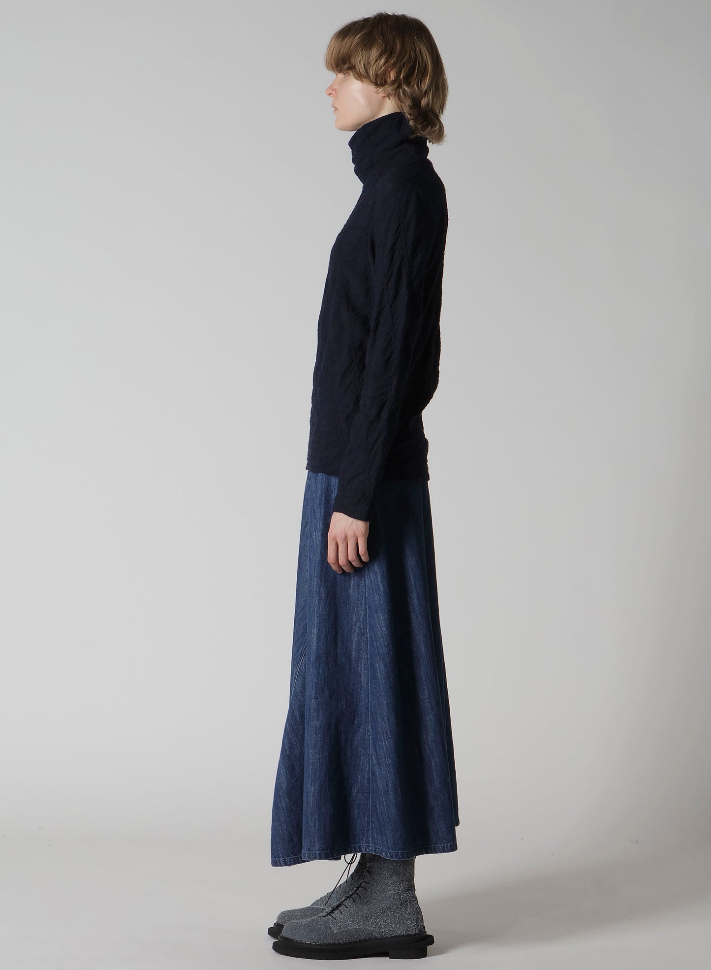 TUCKED DIAGONAL CABLE JQ HIGH NECK LONG T