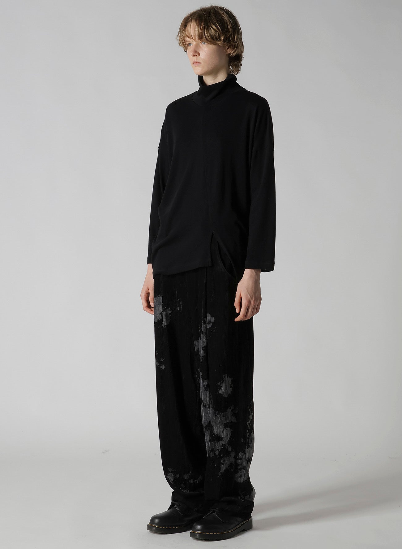 SOFT GAUZE JERSEY ASYMMETRIC HI-NECK PULLOVER