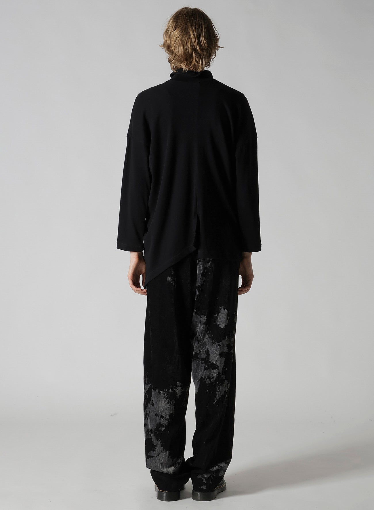 SOFT GAUZE JERSEY ASYMMETRIC HI-NECK PULLOVER