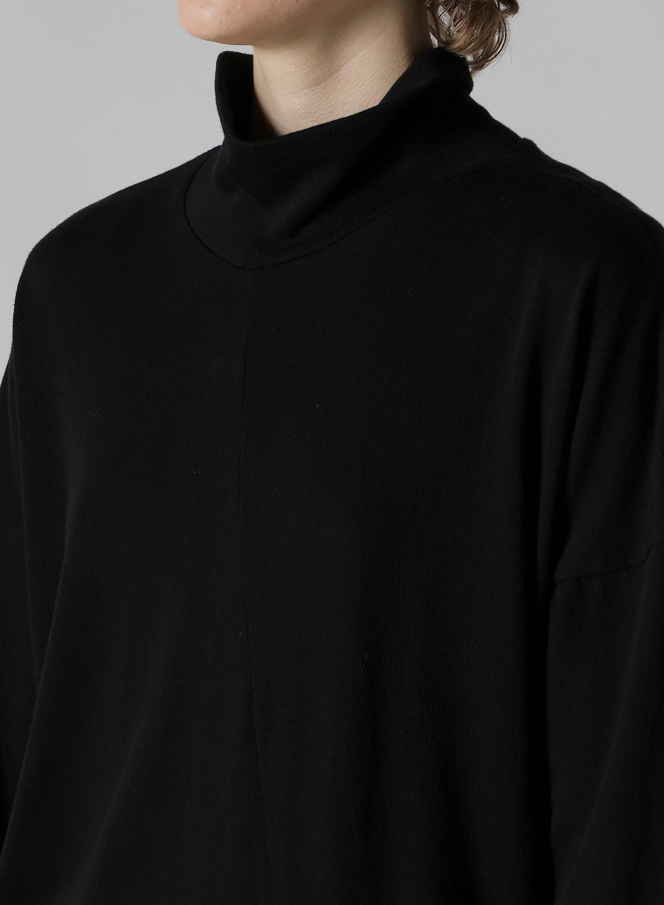SOFT GAUZE JERSEY ASYMMETRIC HI-NECK PULLOVER