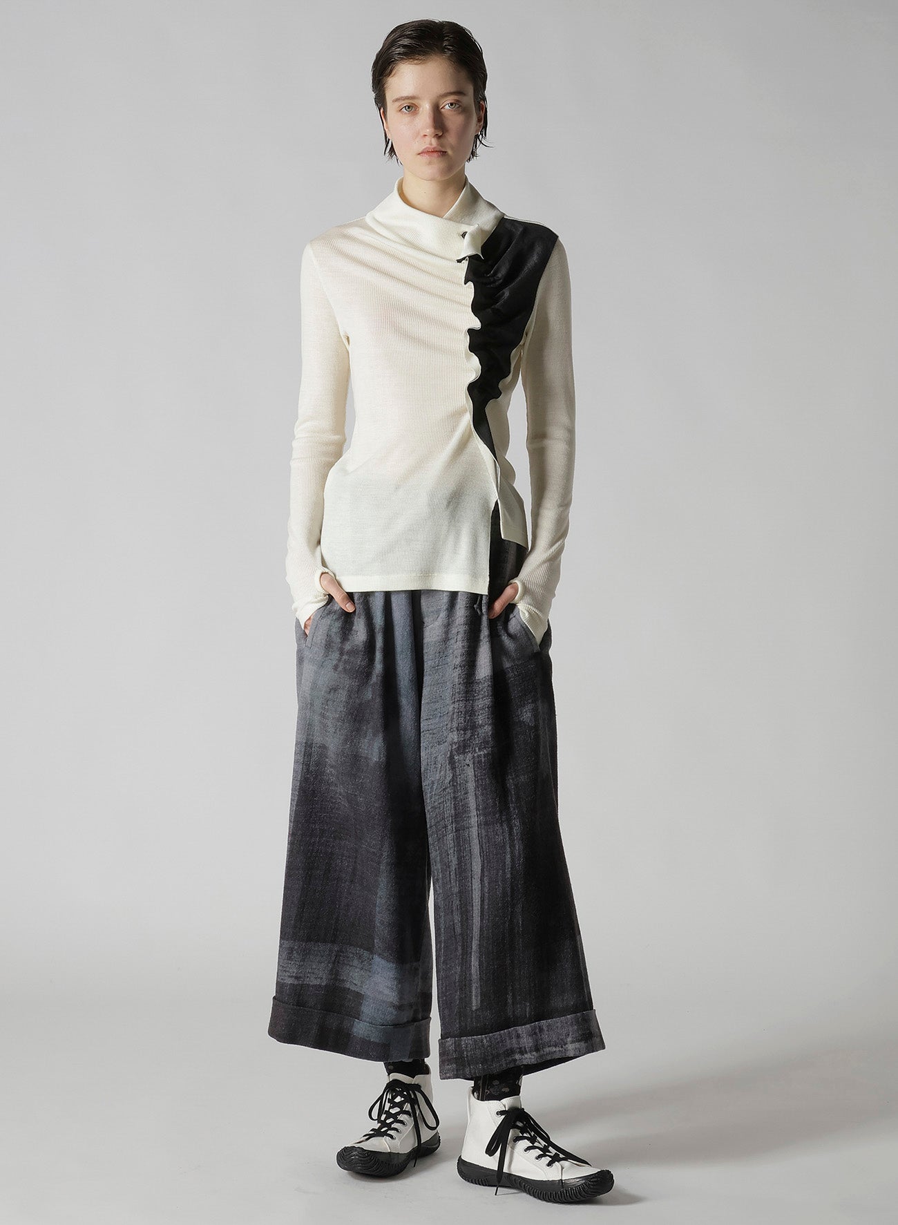 RIB/DENIM COMBINATION HIGH NECK T WITH GATHERS