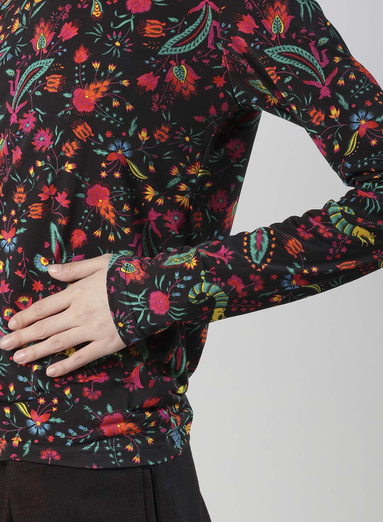 FLOWER PRINT PE JERSEY U-NECK T