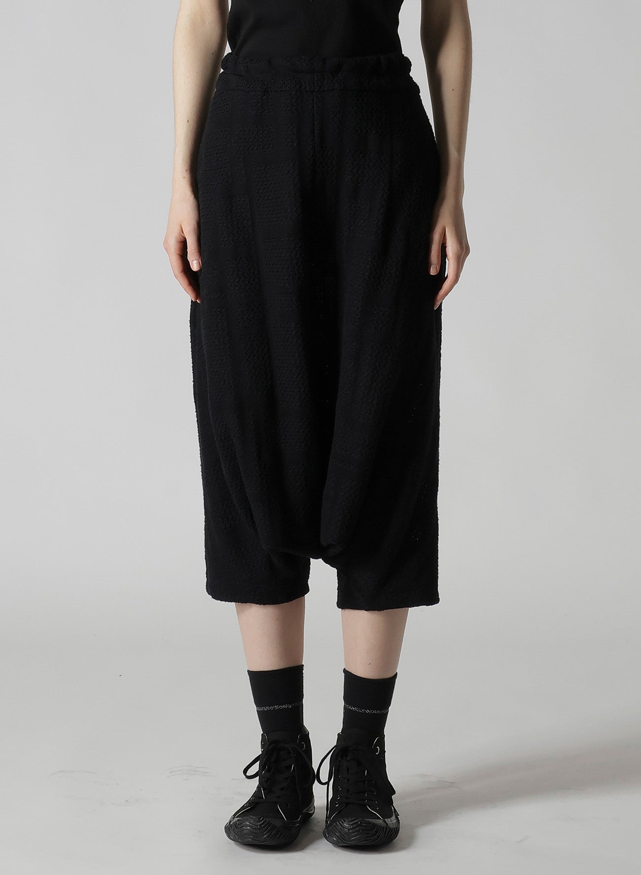 GEOMETRIC SHEER JQ POCKET SAROUEL PANTS