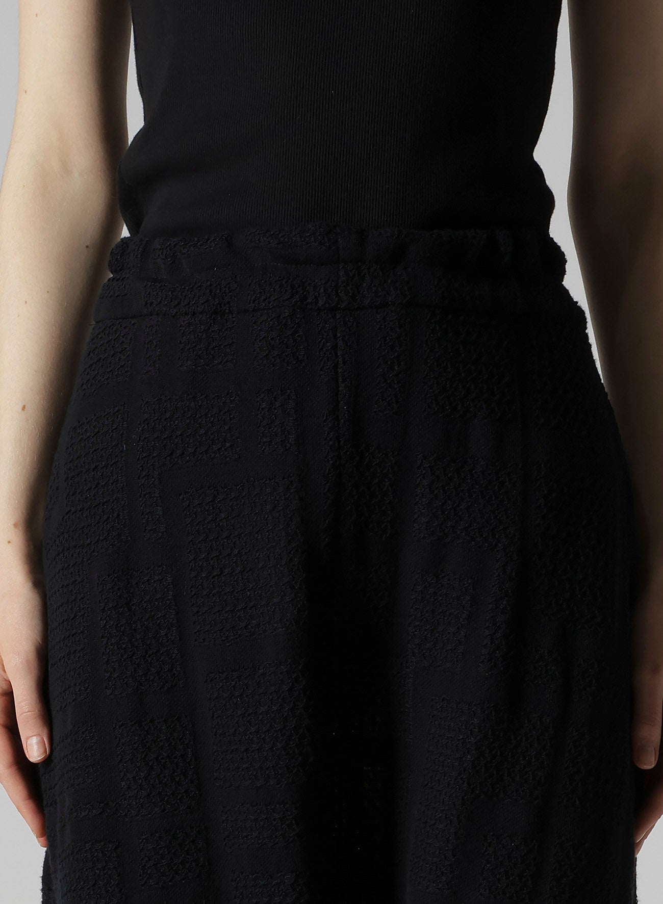 GEOMETRIC SHEER JQ POCKET SAROUEL PANTS