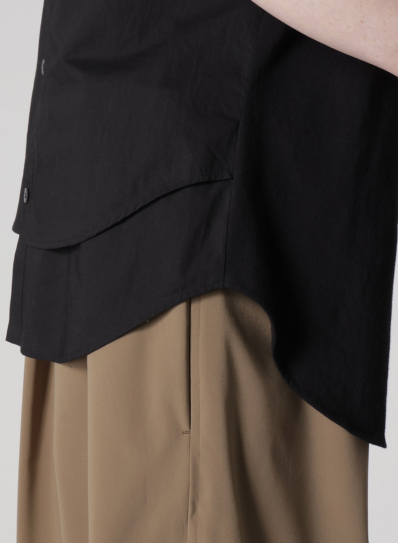 COTTON LAWN DOUBLE LAYERED FRONT HEM BLOUSE