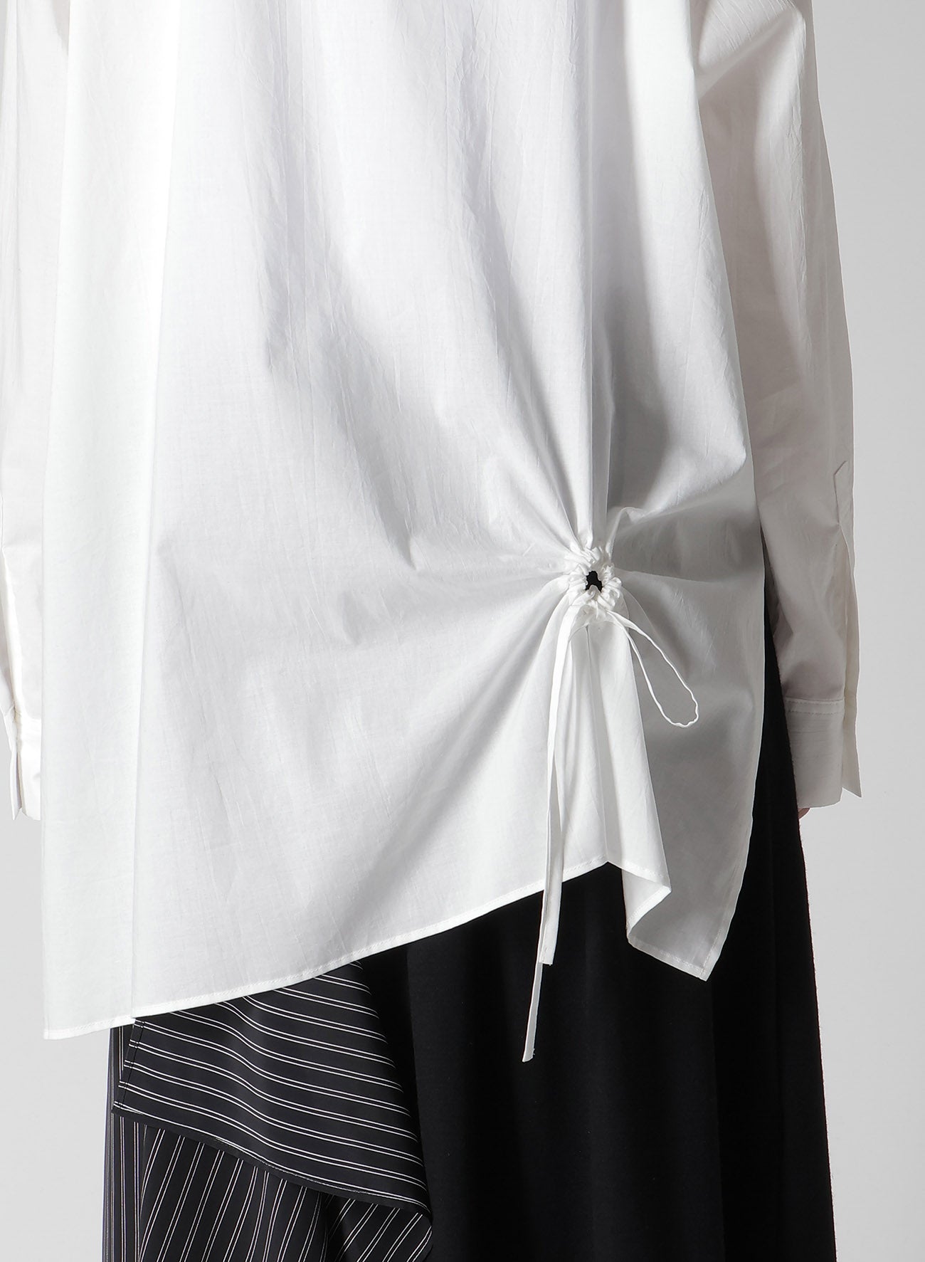 COTTON LAWN CIRCLE GATHERED BLOUSE