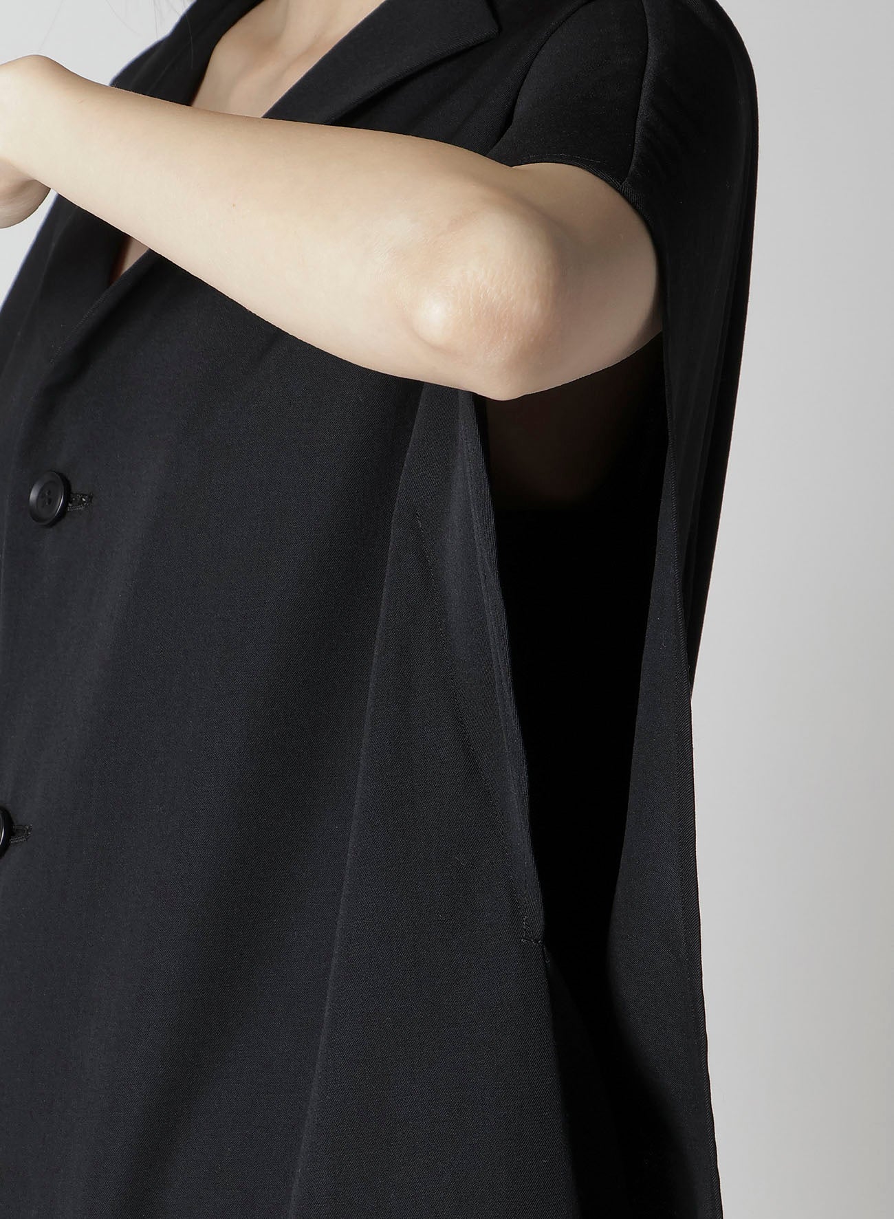 WOOL GABARDINE FLARE SLEEVE FRONT OPEN DRESS