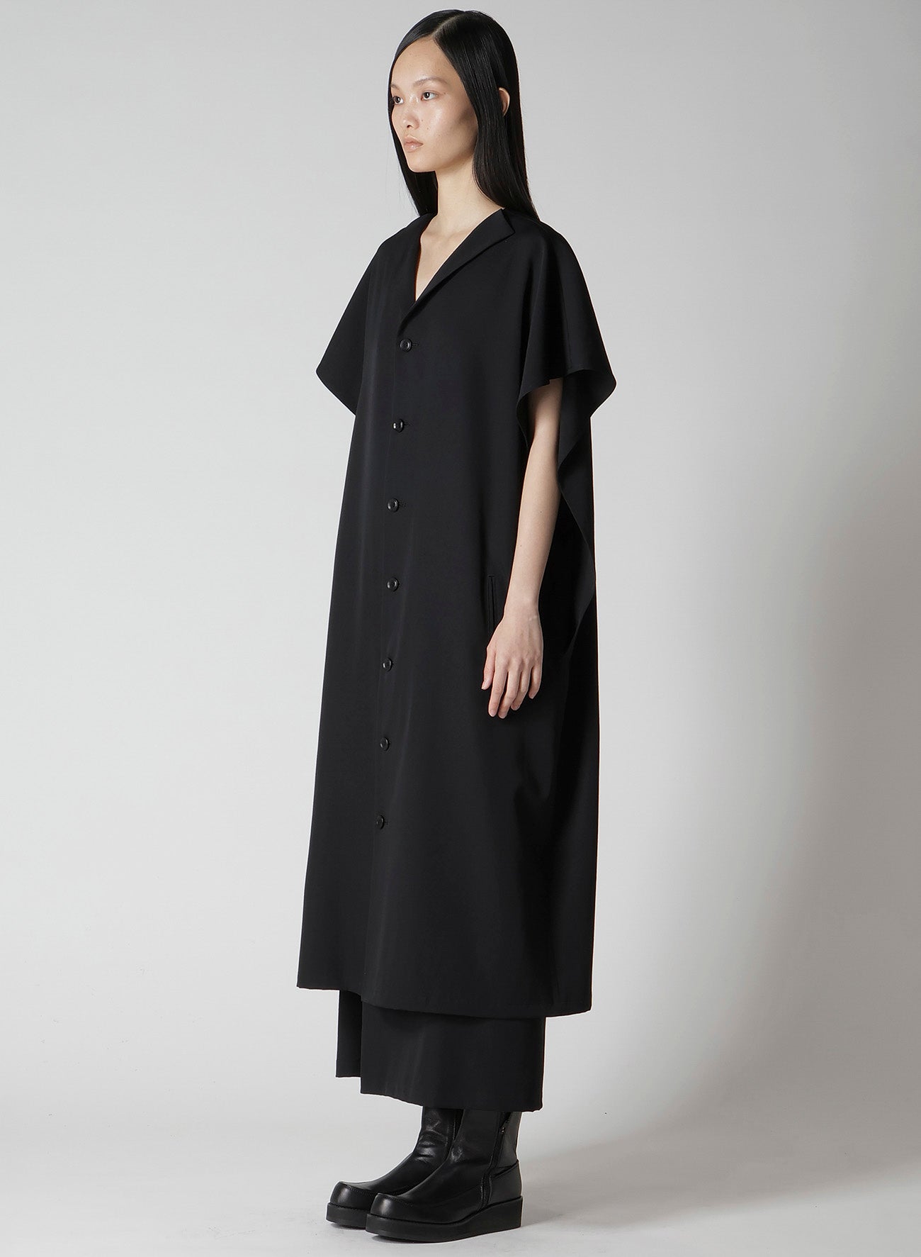 WOOL GABARDINE FLARE SLEEVE FRONT OPEN DRESS
