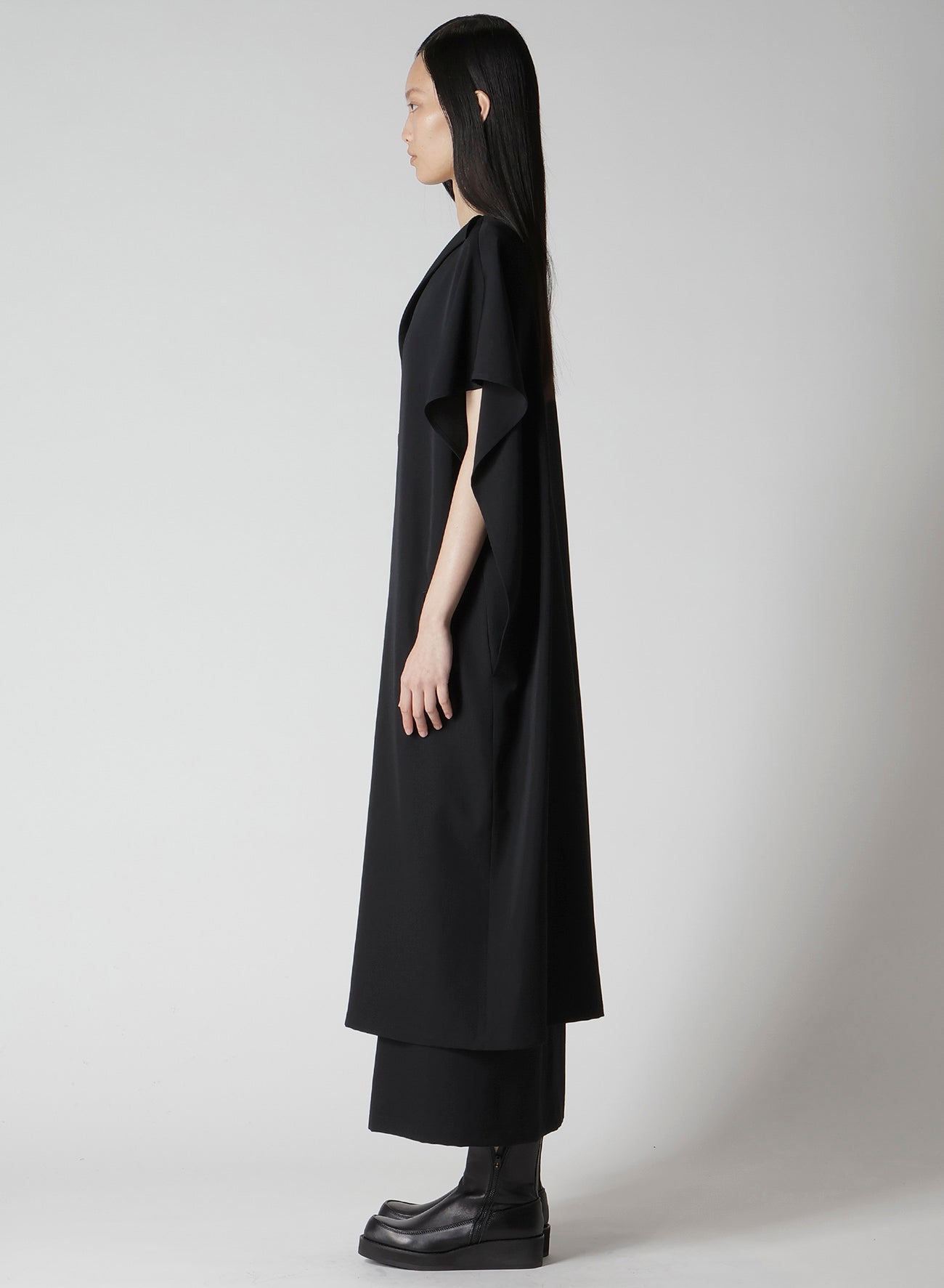 WOOL GABARDINE FLARE SLEEVE FRONT OPEN DRESS