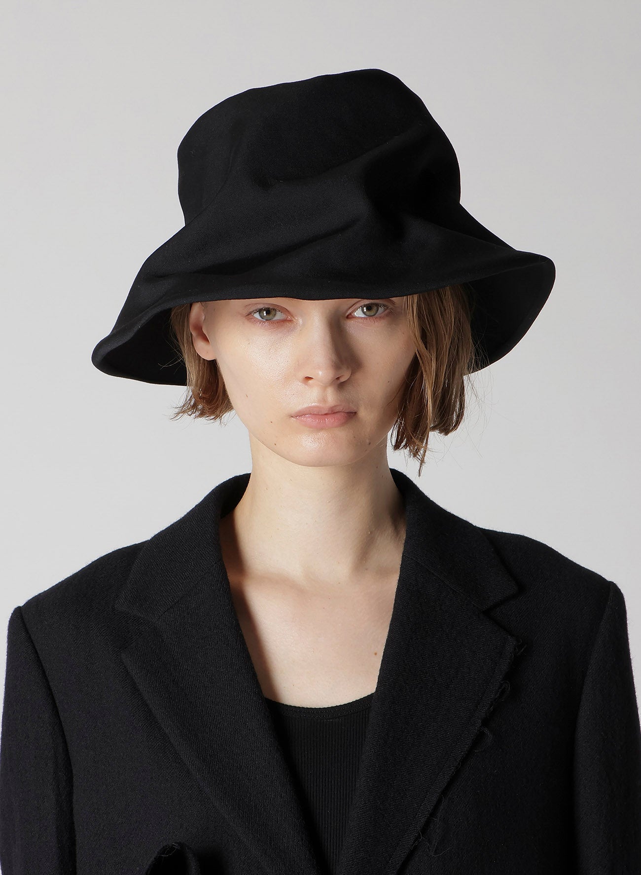 WOOL GABARDINE CROCHET