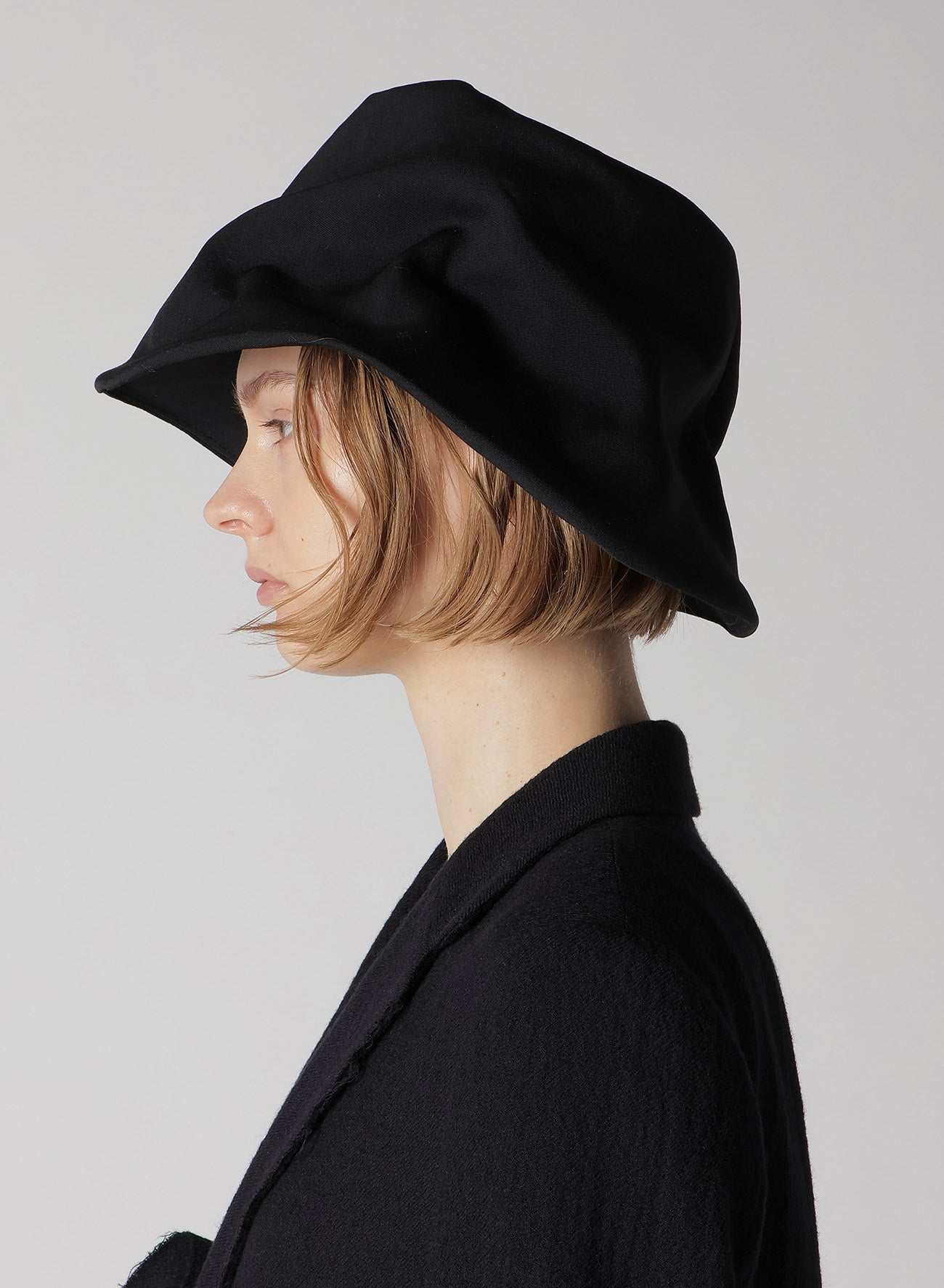 WOOL GABARDINE CROCHET