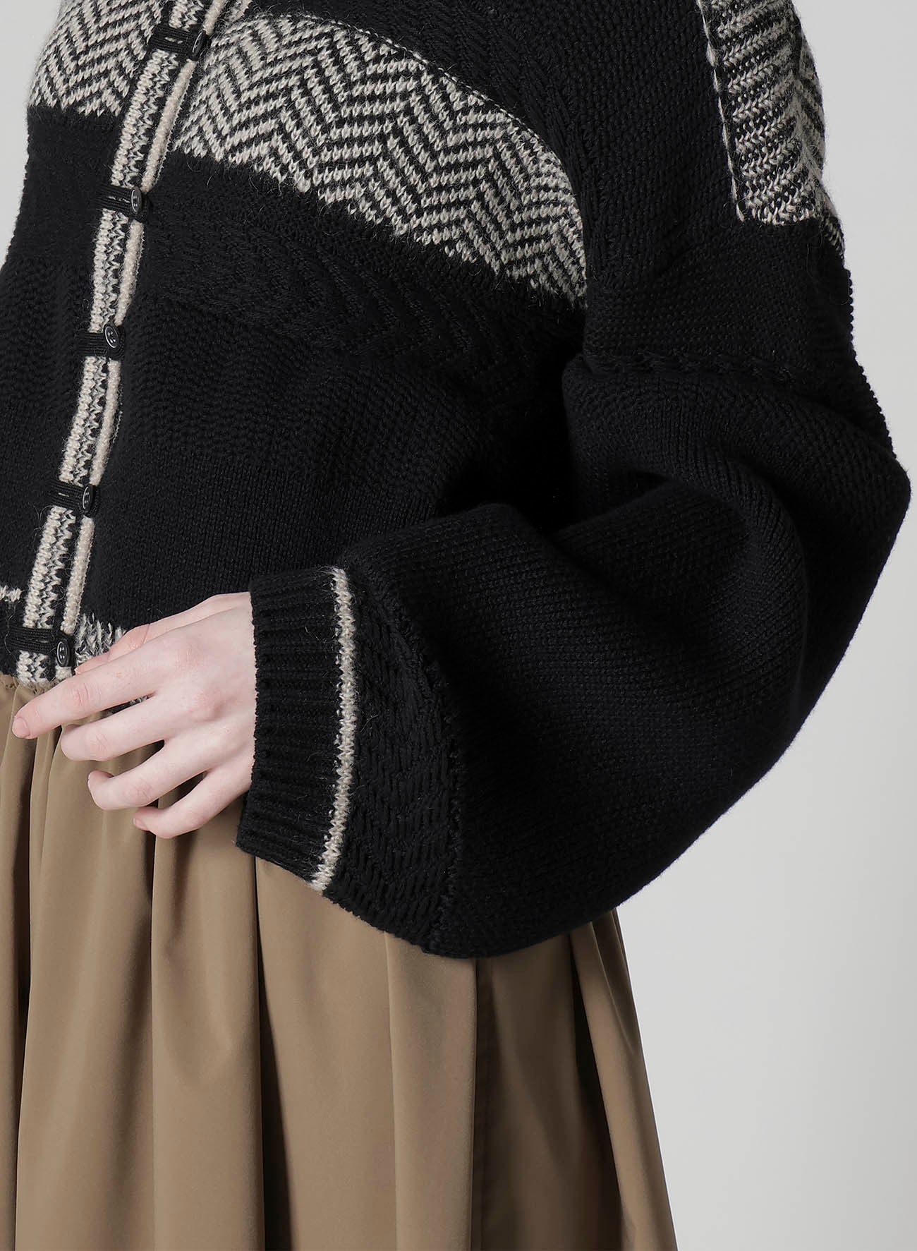 NAITIVE JACQUARD DESING KNIT CARDIGAN