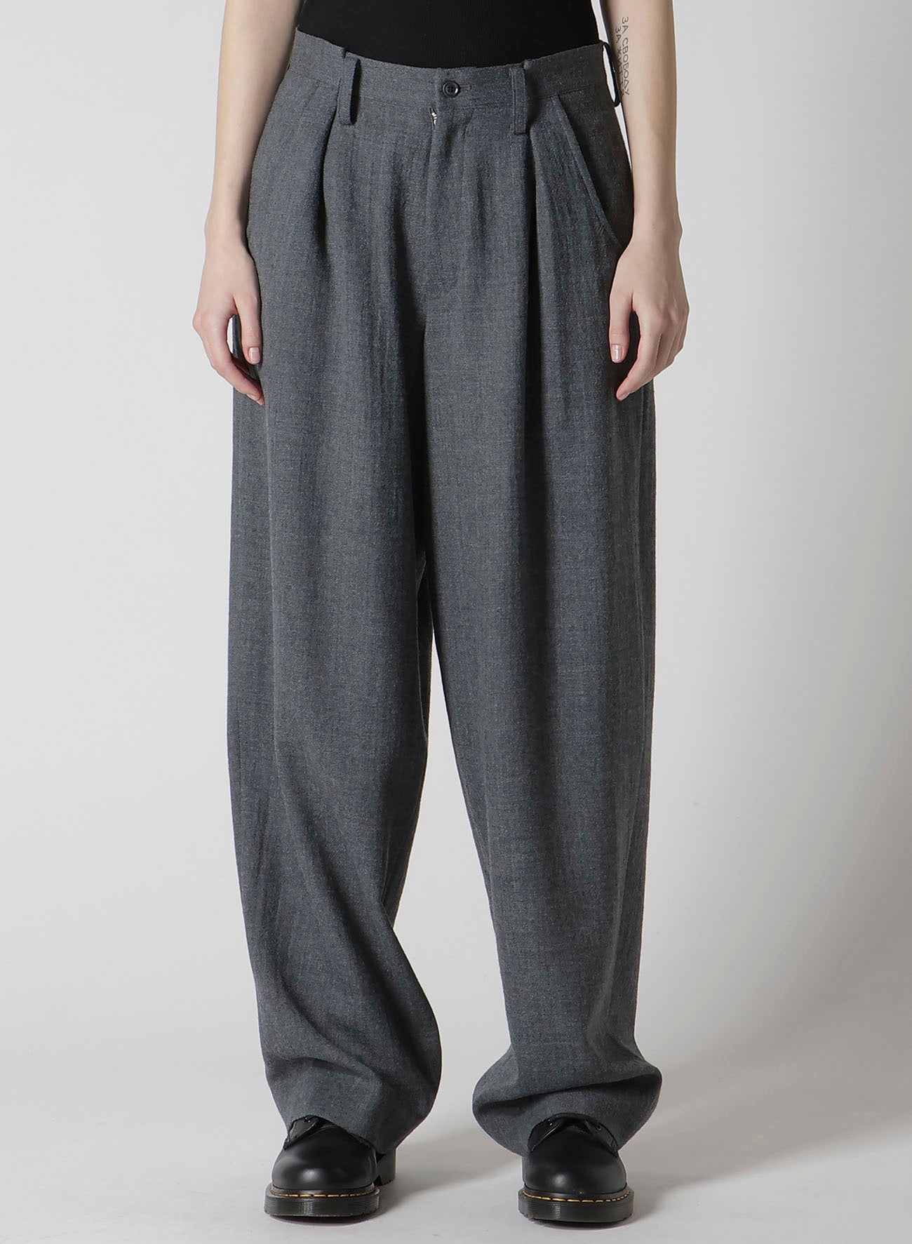 WOOL GAUZE TWILL TUCK WIDE PANTS