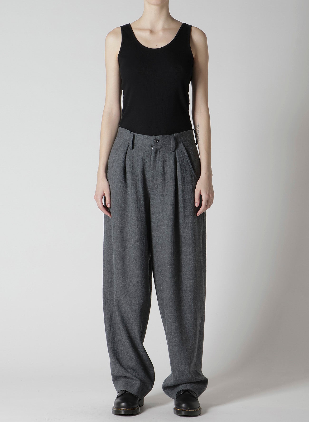 WOOL GAUZE TWILL TUCK WIDE PANTS