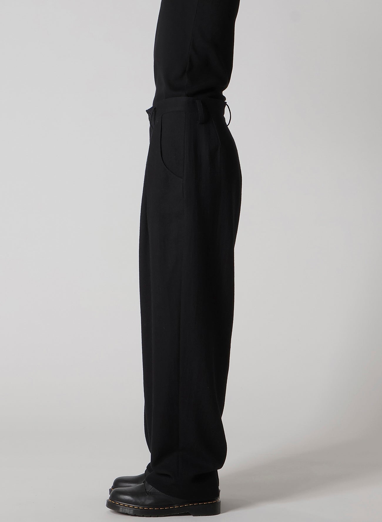 WOOL GAUZE TWILL TUCK WIDE PANTS