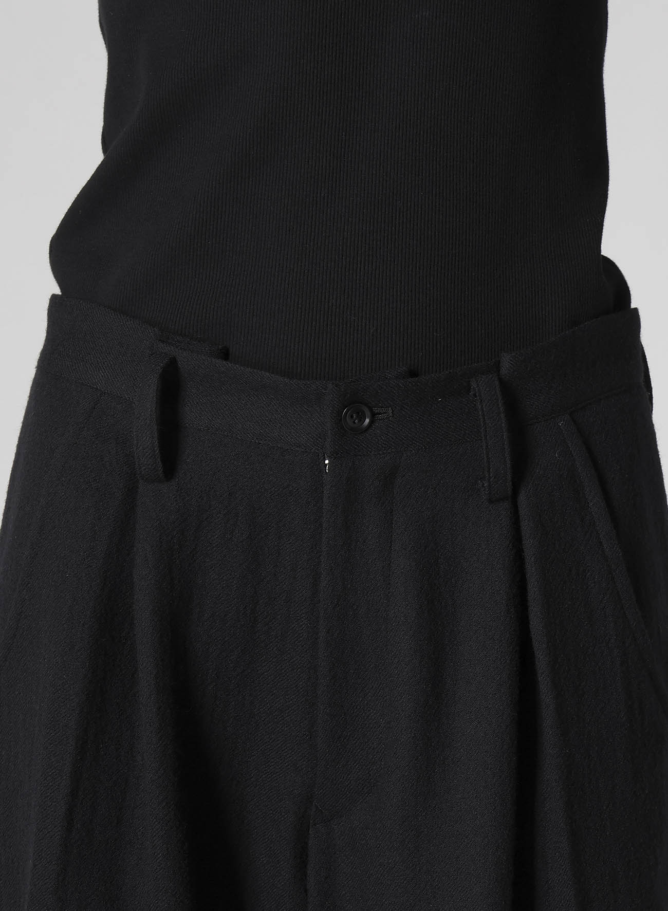 WOOL GAUZE TWILL TUCK WIDE PANTS