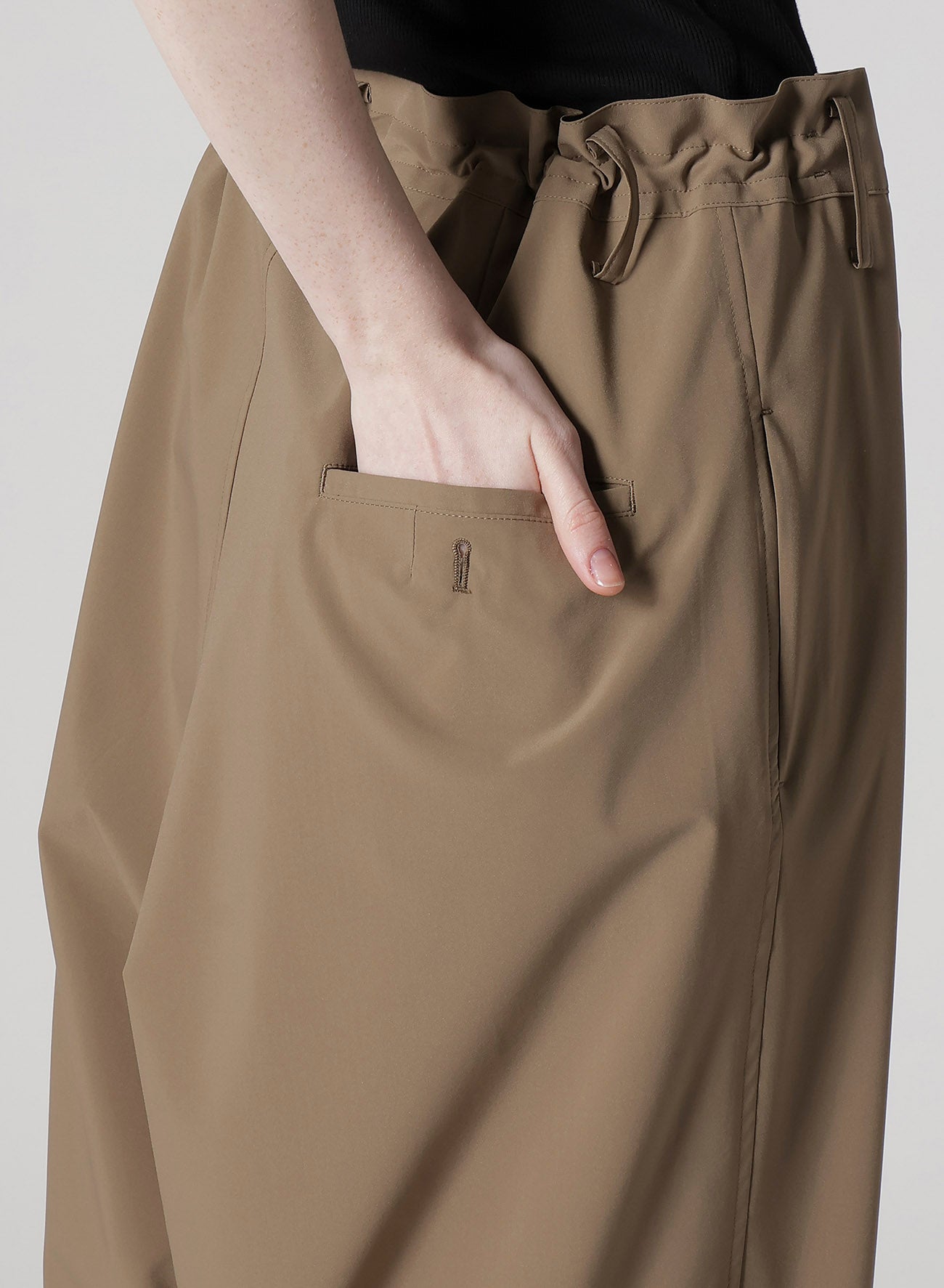 PE/ TAFTA DOUBLE TUCK GATEHRED PANTS