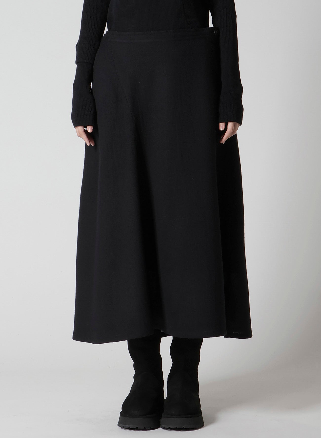 WOOL GAUZE TWILL ASYMMETRIC FLARE SKIRT