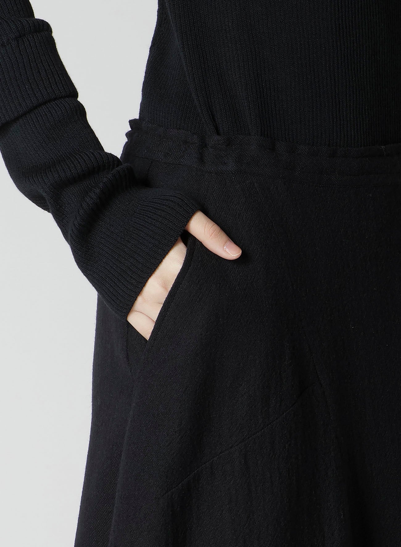 WOOL GAUZE TWILL ASYMMETRIC FLARE SKIRT