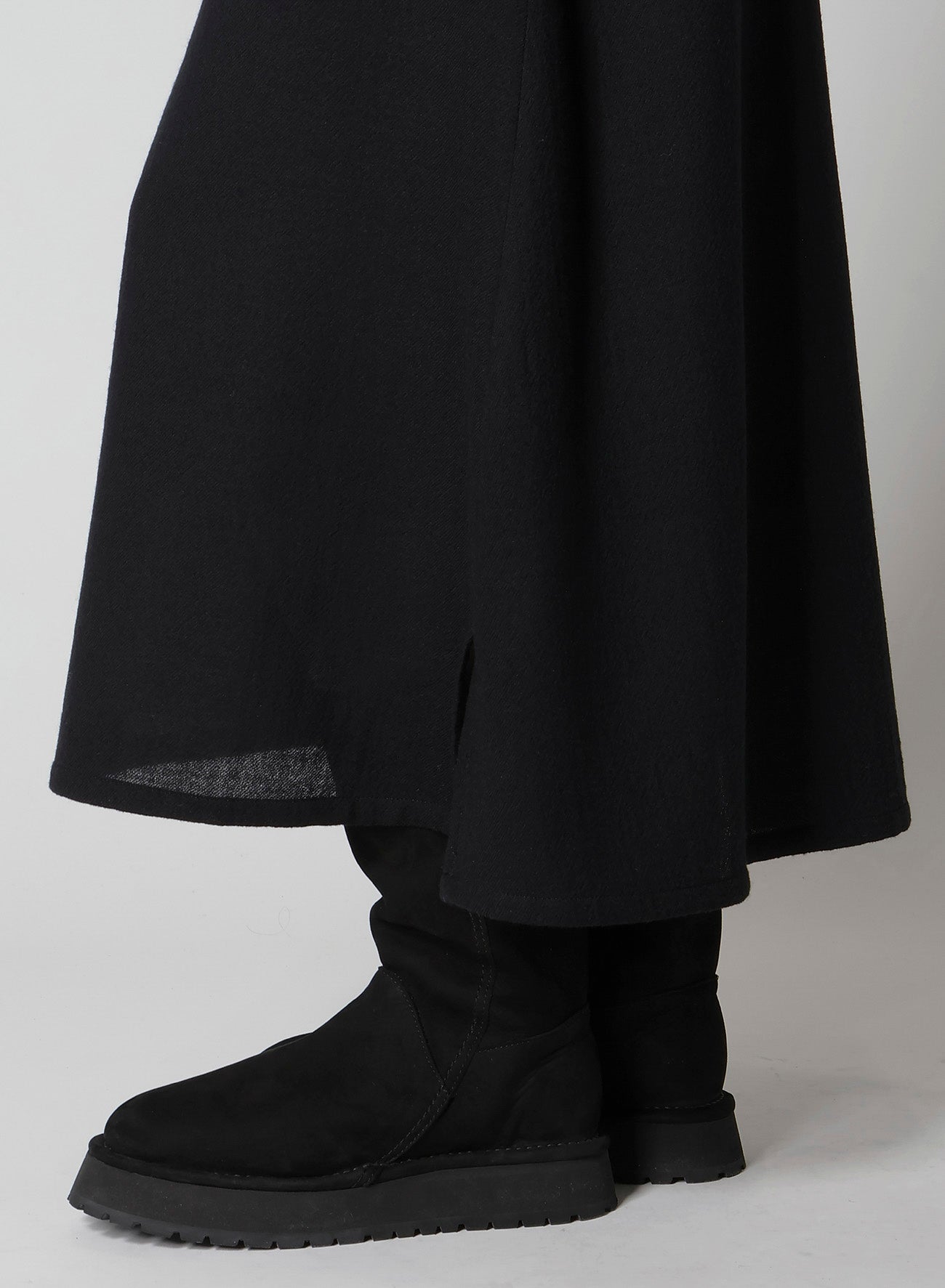 WOOL GAUZE TWILL ASYMMETRIC FLARE SKIRT