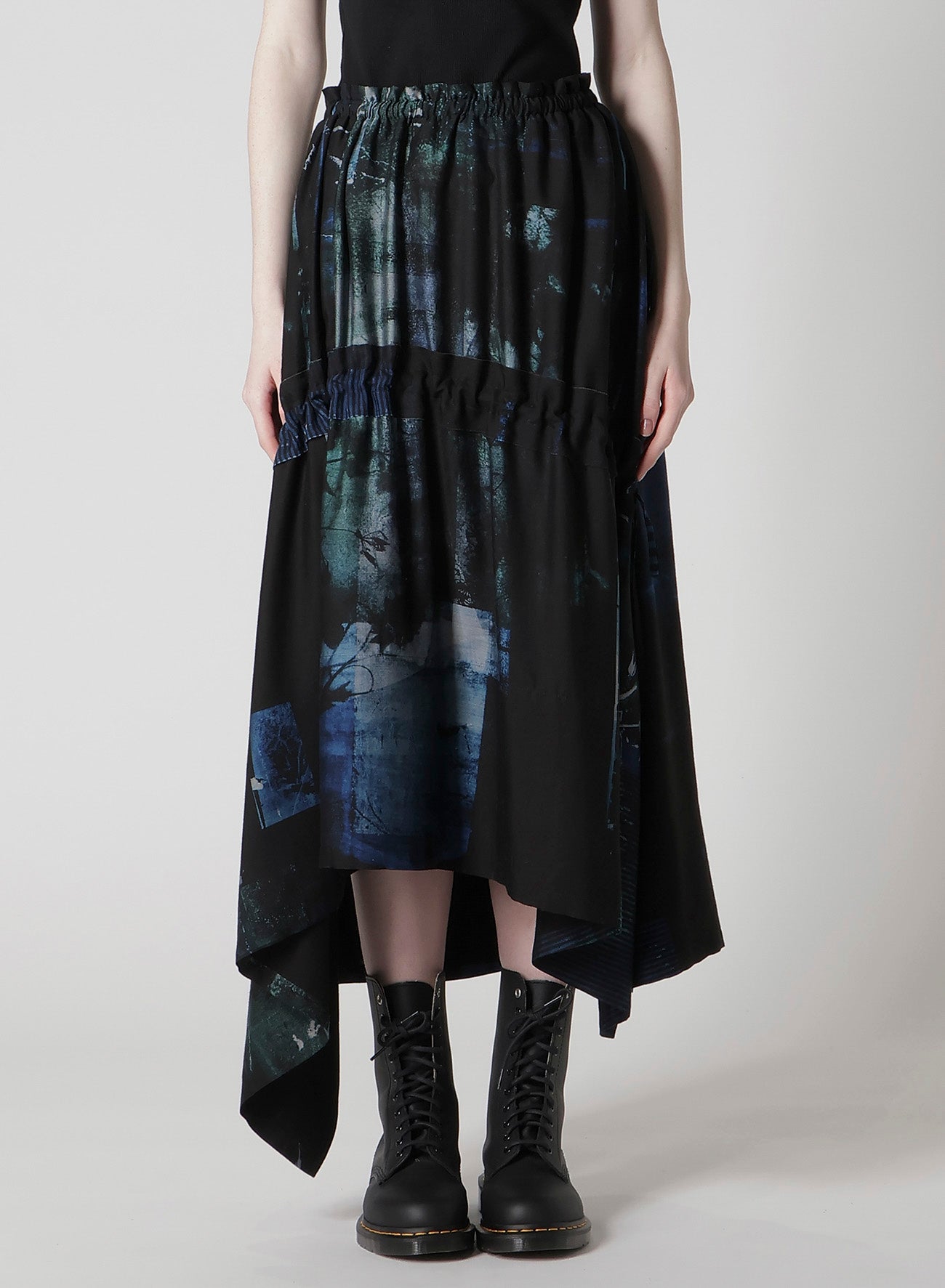 CUPRO BLURRY FLOWER PRINT SHIRRING SKIRT